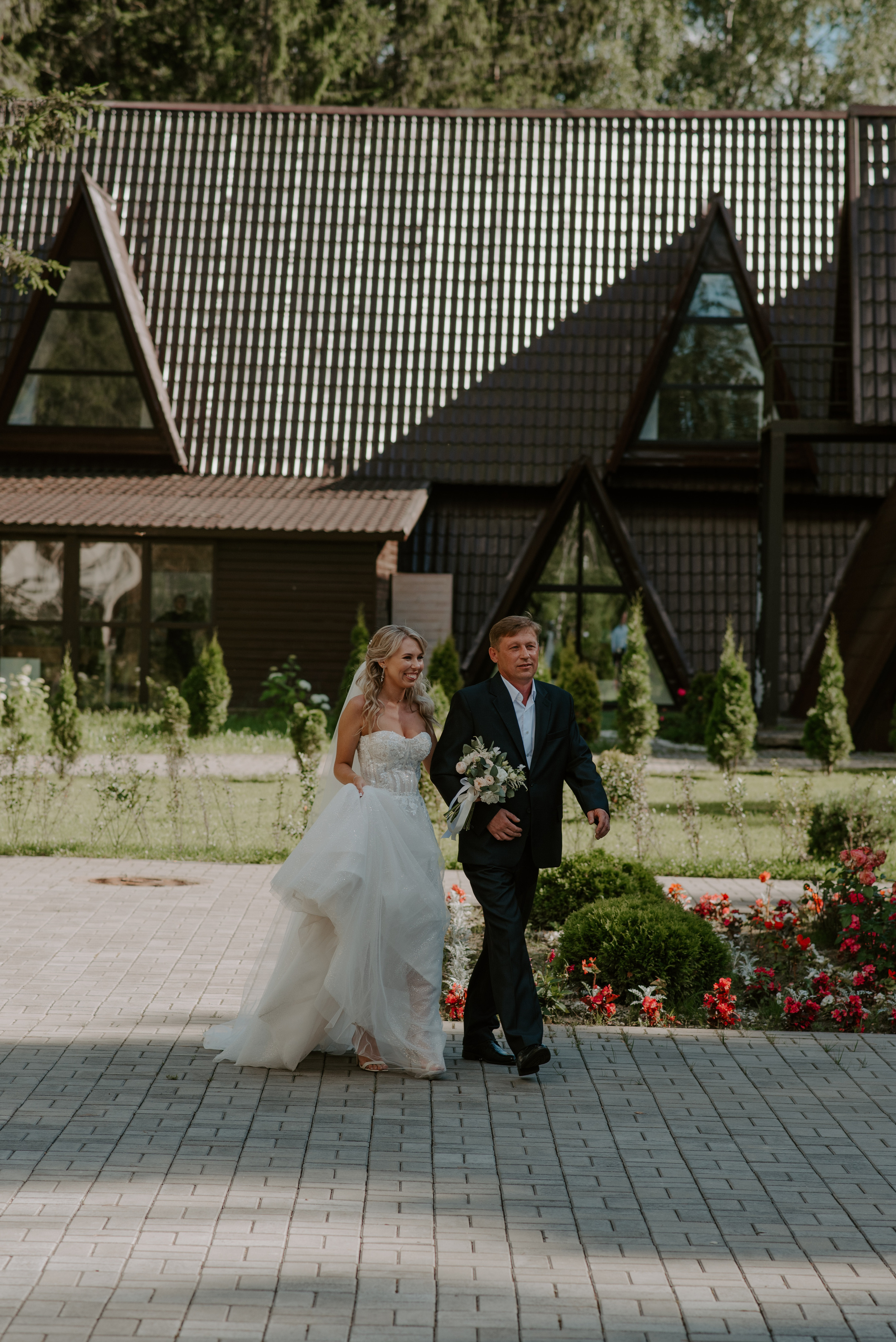Водили хороводы. Свадебный, репортажный и семейный фотограф в Москве Арина Зак