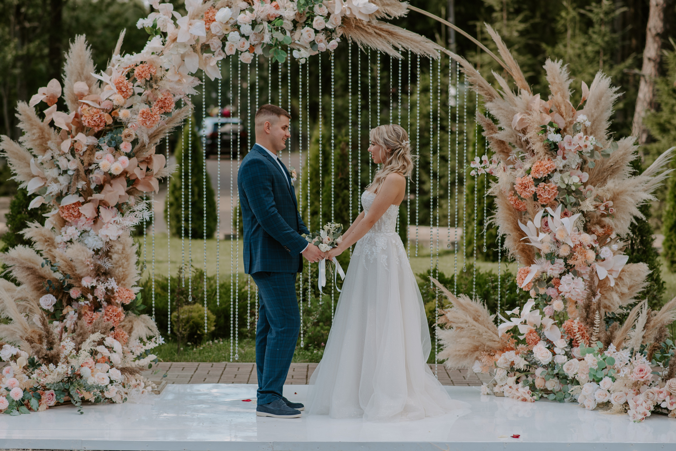 Водили хороводы. Свадебный, репортажный и семейный фотограф в Москве Арина Зак