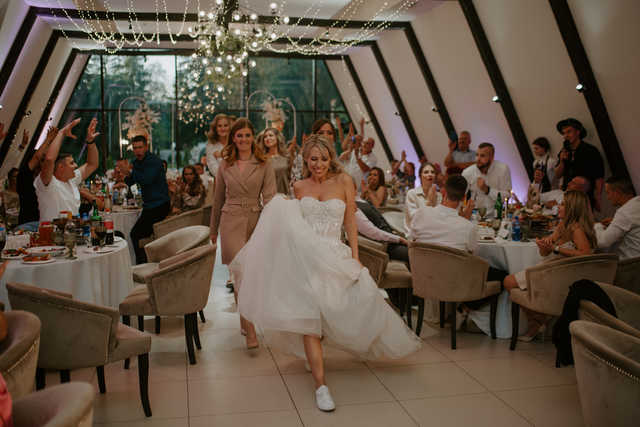 Водили хороводы. Свадебный, репортажный и семейный фотограф в Москве Арина Зак