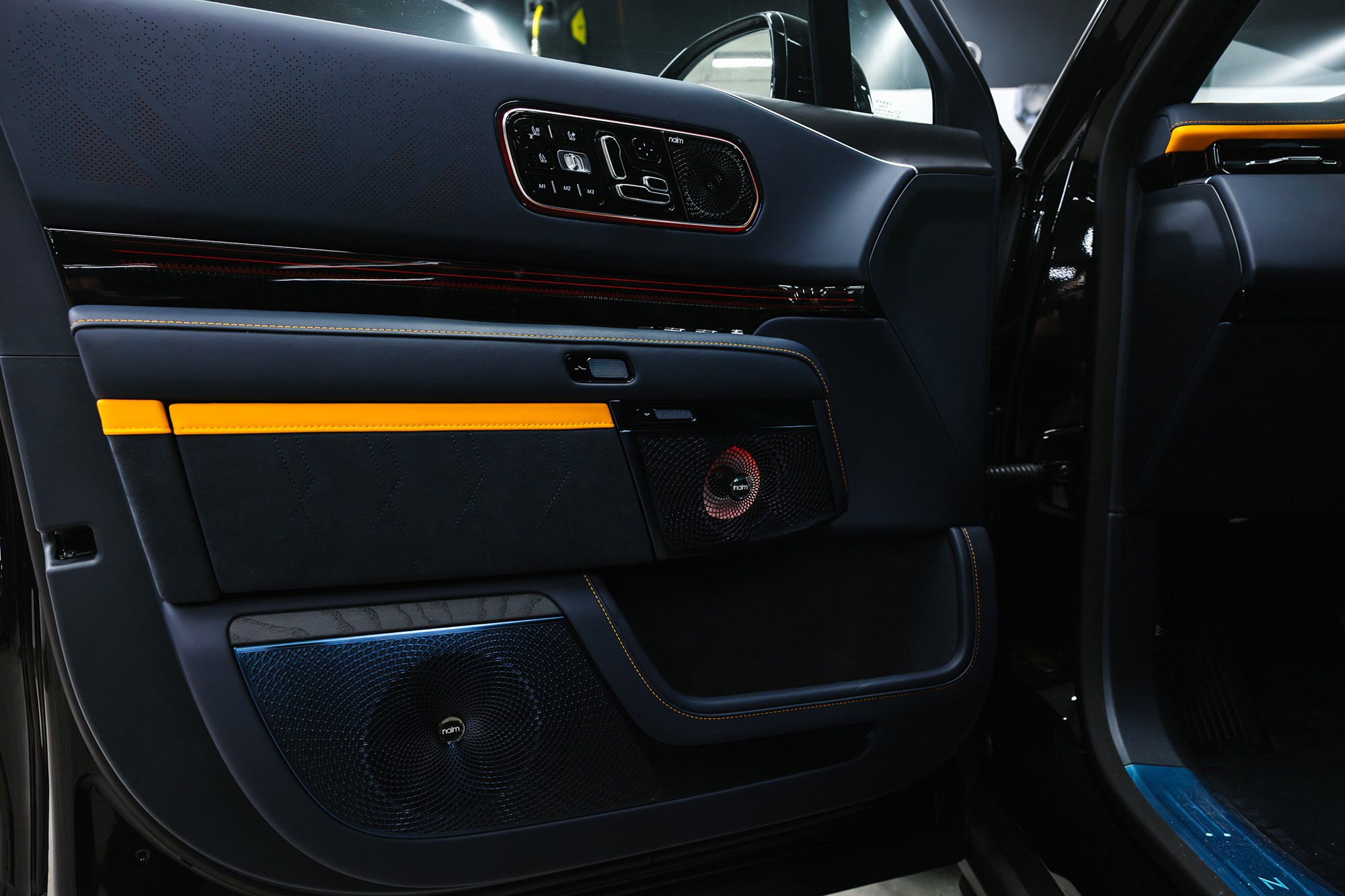 Zeekr 9X 2.0hyb 4WD AT (1401 л. с.) 2025 + фаркоп. Автосалон «Х-Авто»
