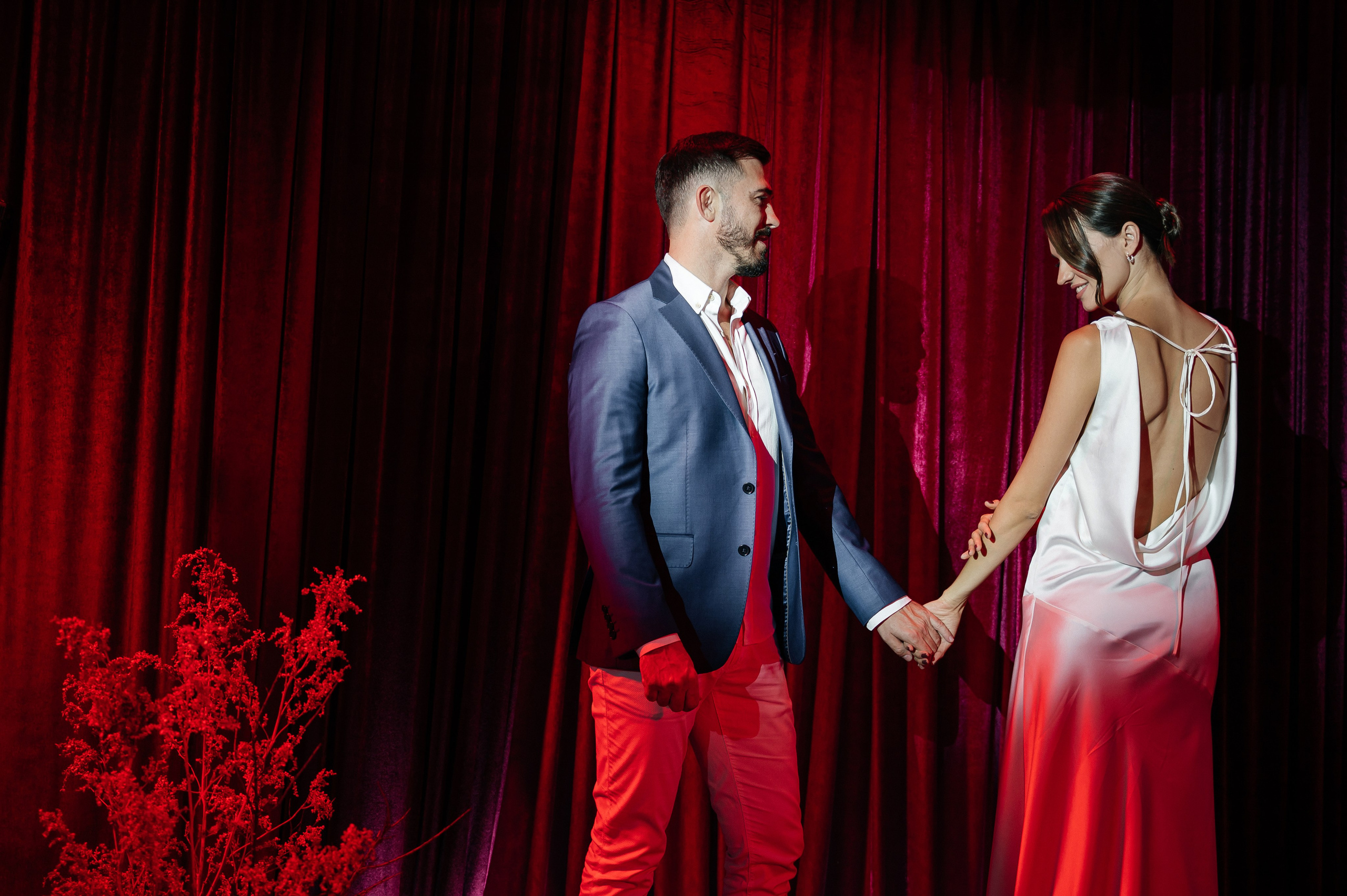 Красные линии. Свадебный и семейный фотограф в Красноярске Виктория Тимонина