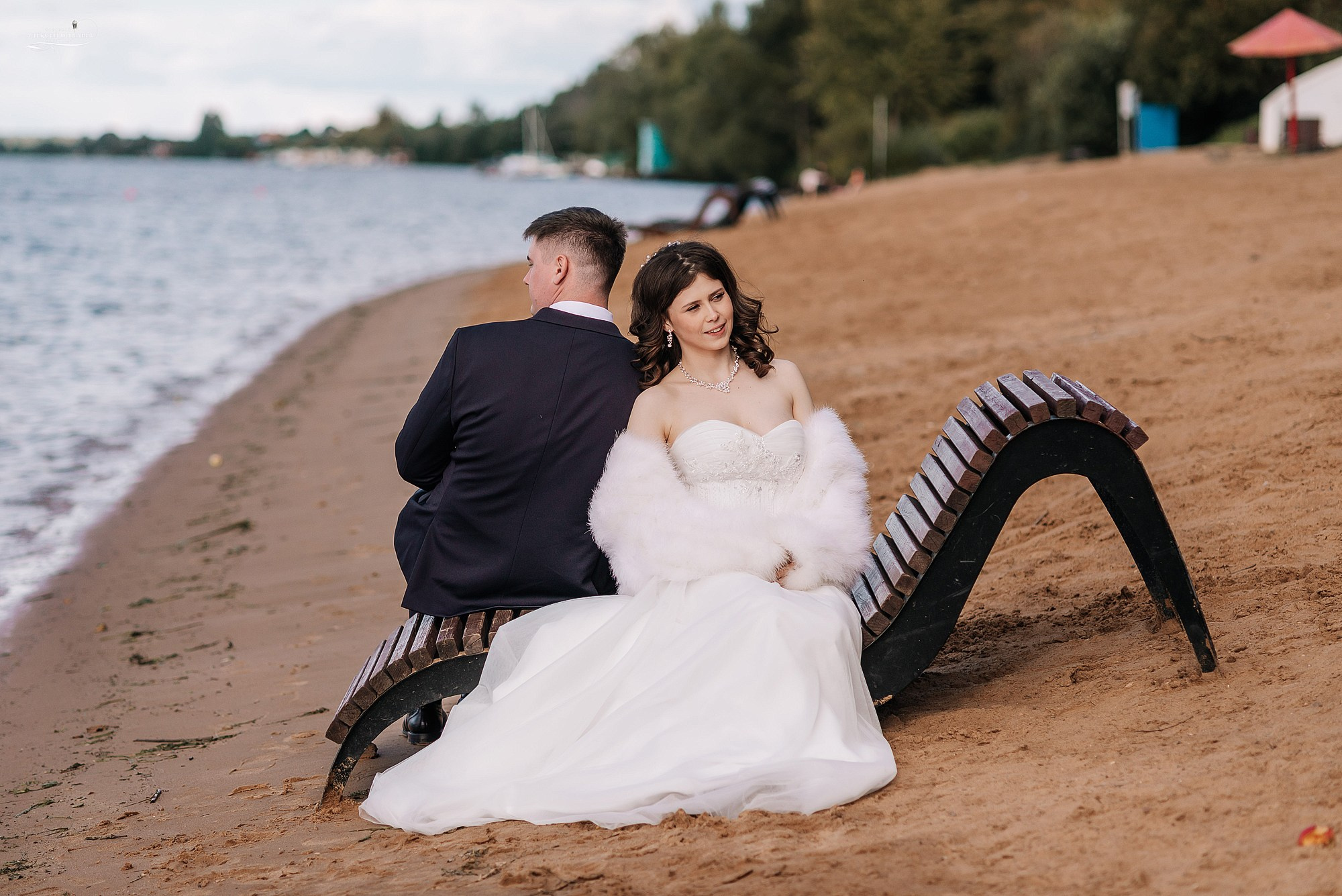 Свадебная прогулка Евгения и Анны в Дубне. Свадебный фотограф в Дубне Алексей Фонарёв