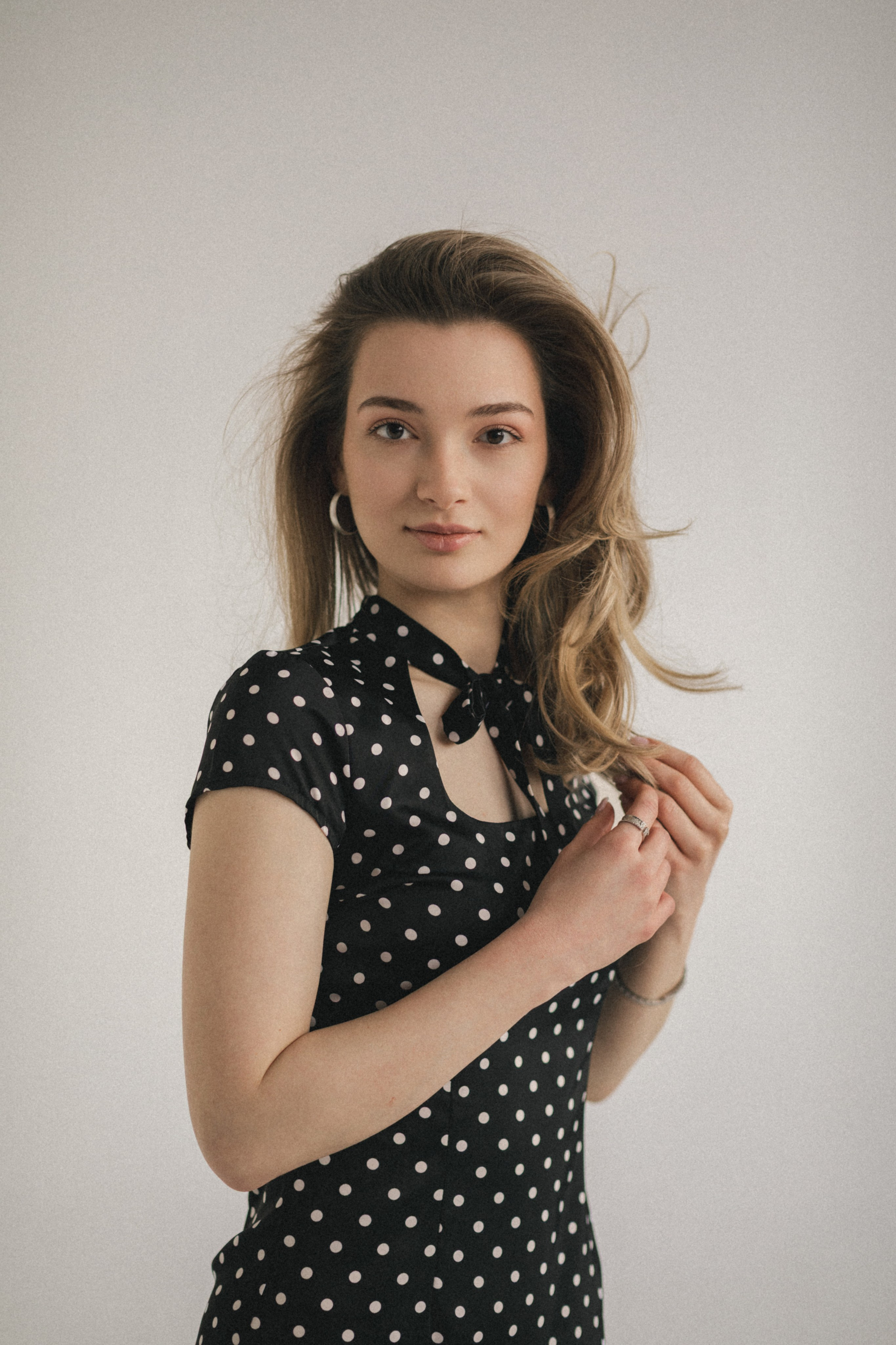 Фотосессия ко Дню рождения девушки в студии с тортом. Фотограф во Владикавказе Юрий Геворгизов