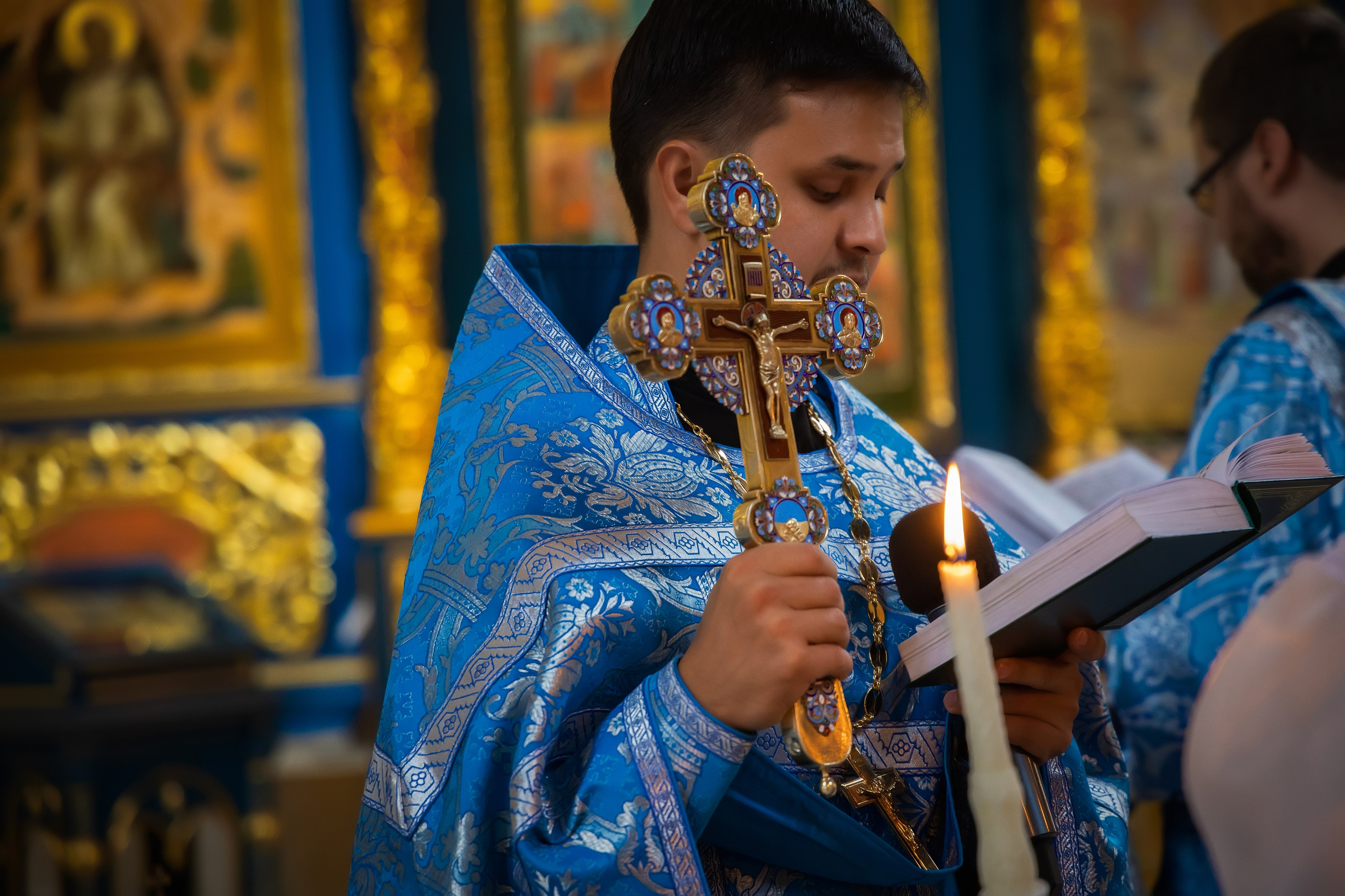 В Храме. Семейный и Свадебный фотограф в Астане Александр Астапов