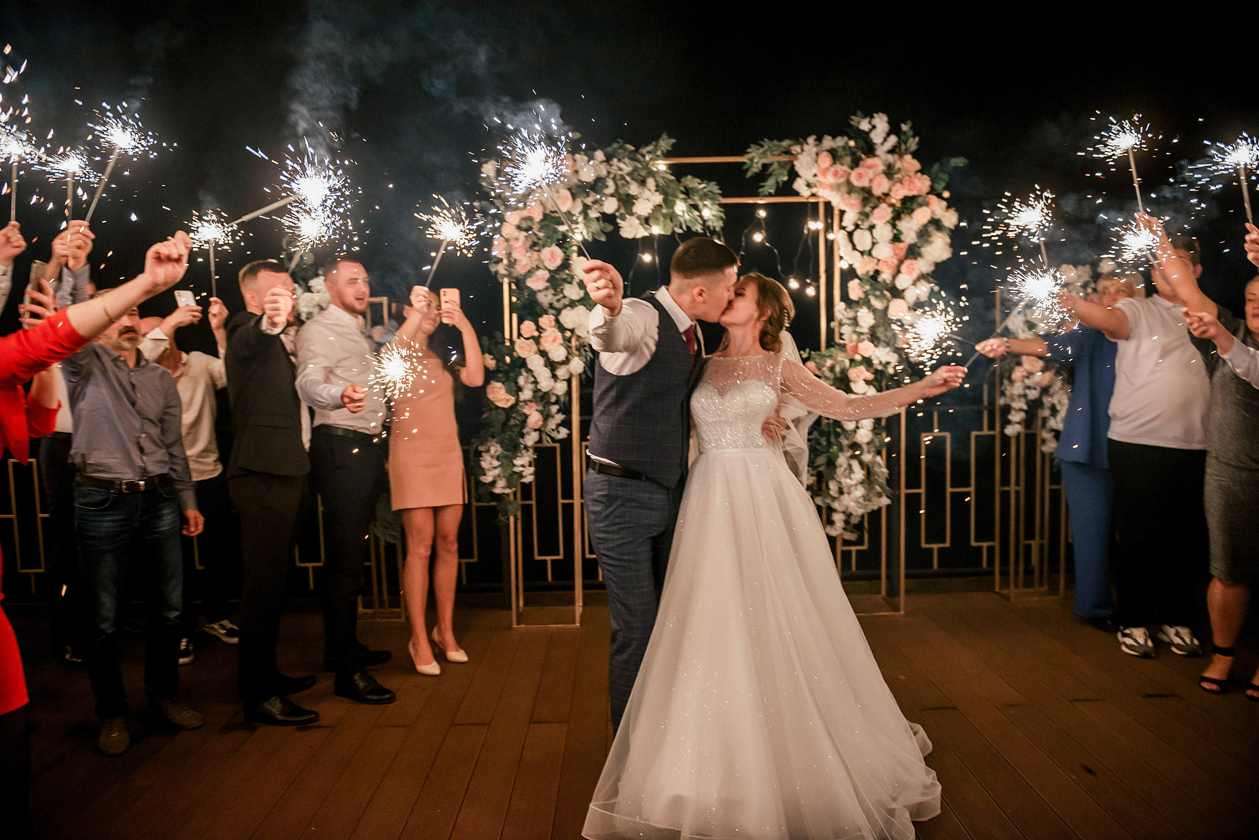 L&S. #свадебныйфотограф #wedding #weddingday #lovestory #фотографволгогр