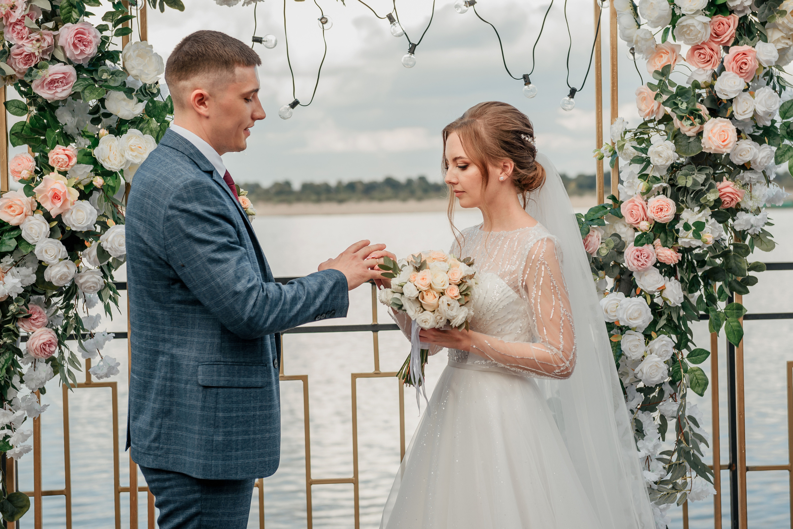 L&S. #свадебныйфотограф #wedding #weddingday #lovestory #фотографволгогр