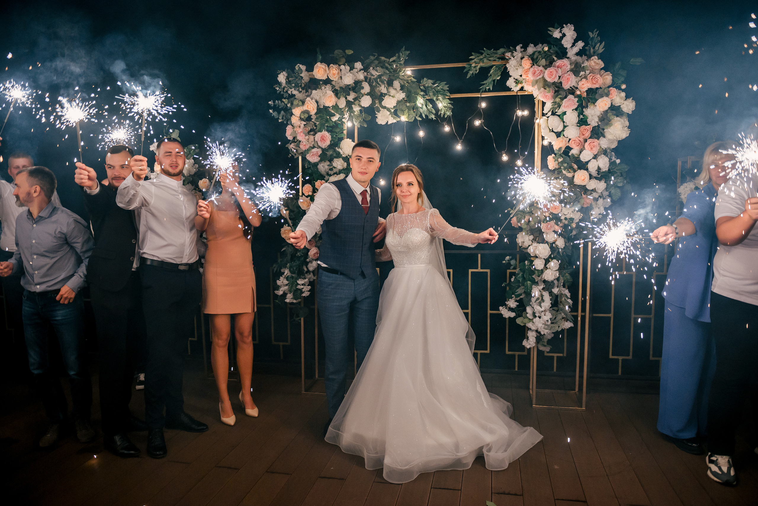 L&S. #свадебныйфотограф #wedding #weddingday #lovestory #фотографволгогр