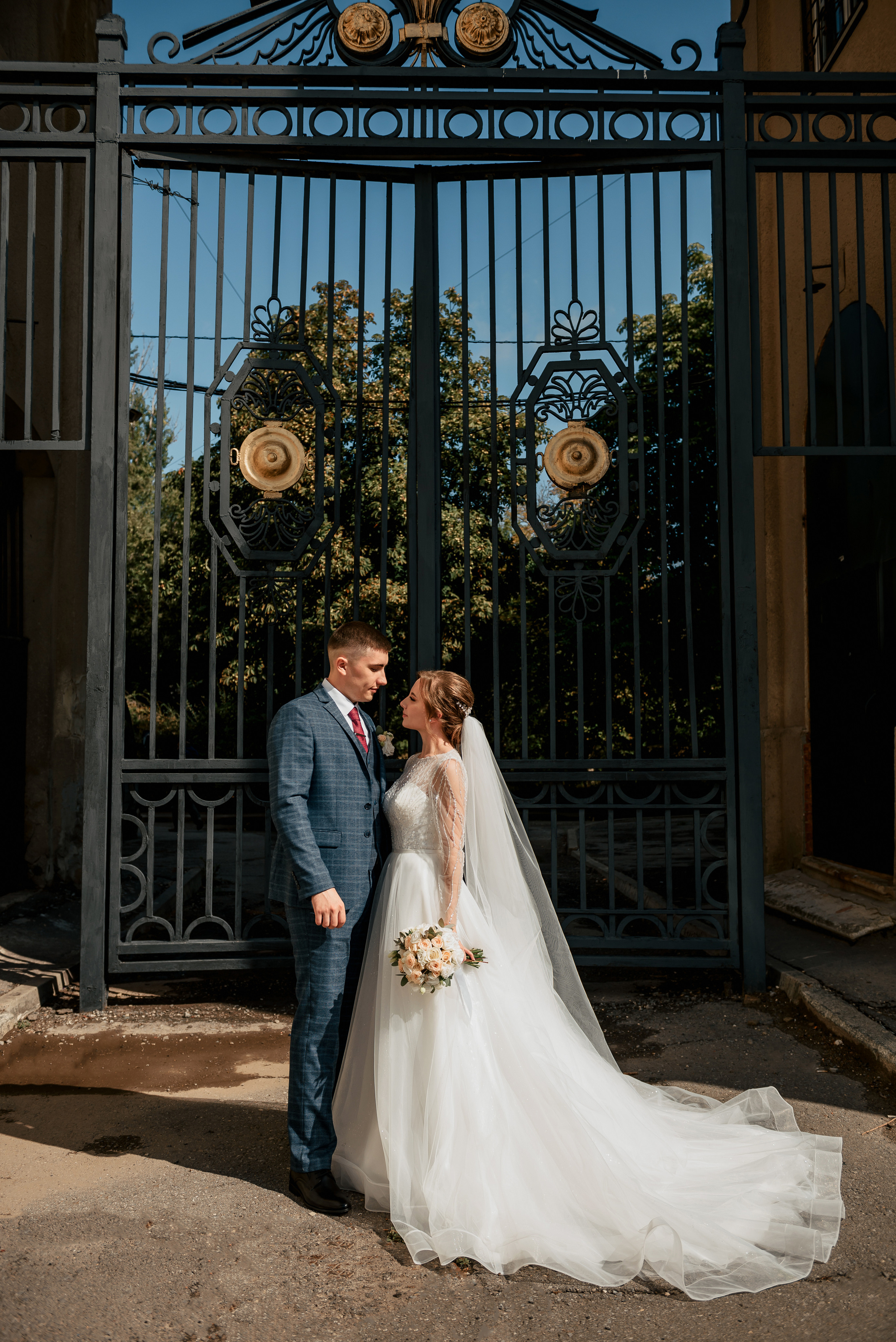 L&S. #свадебныйфотограф #wedding #weddingday #lovestory #фотографволгогр