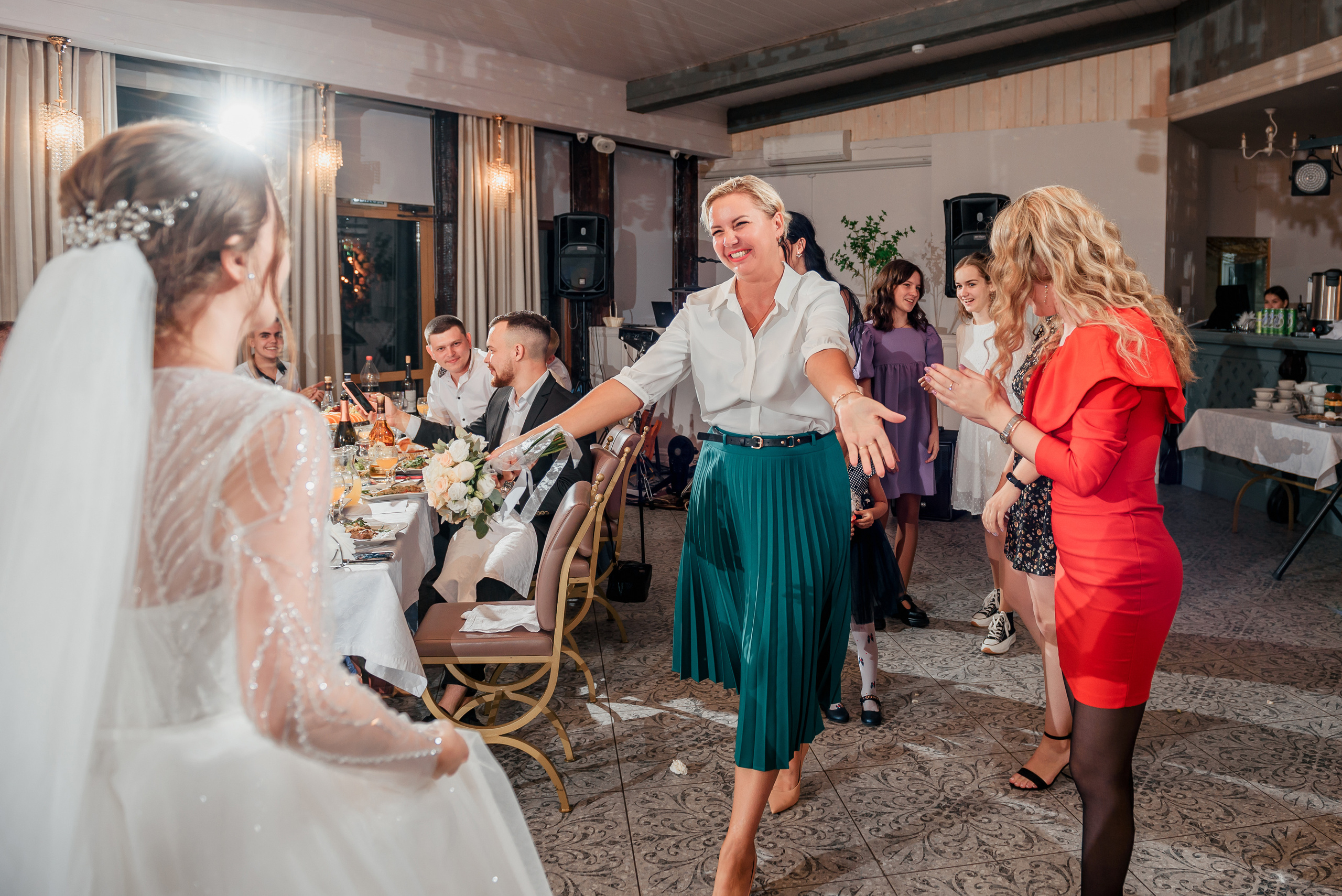 L&S. #свадебныйфотограф #wedding #weddingday #lovestory #фотографволгогр