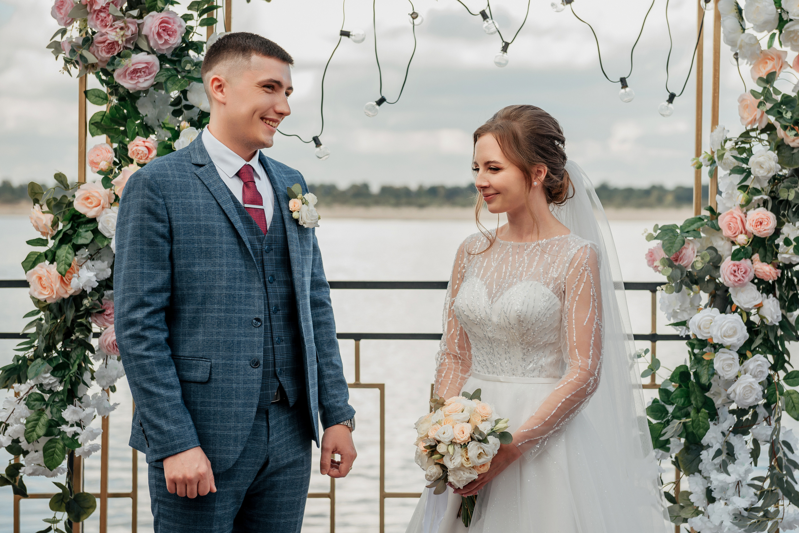 L&S. #свадебныйфотограф #wedding #weddingday #lovestory #фотографволгогр