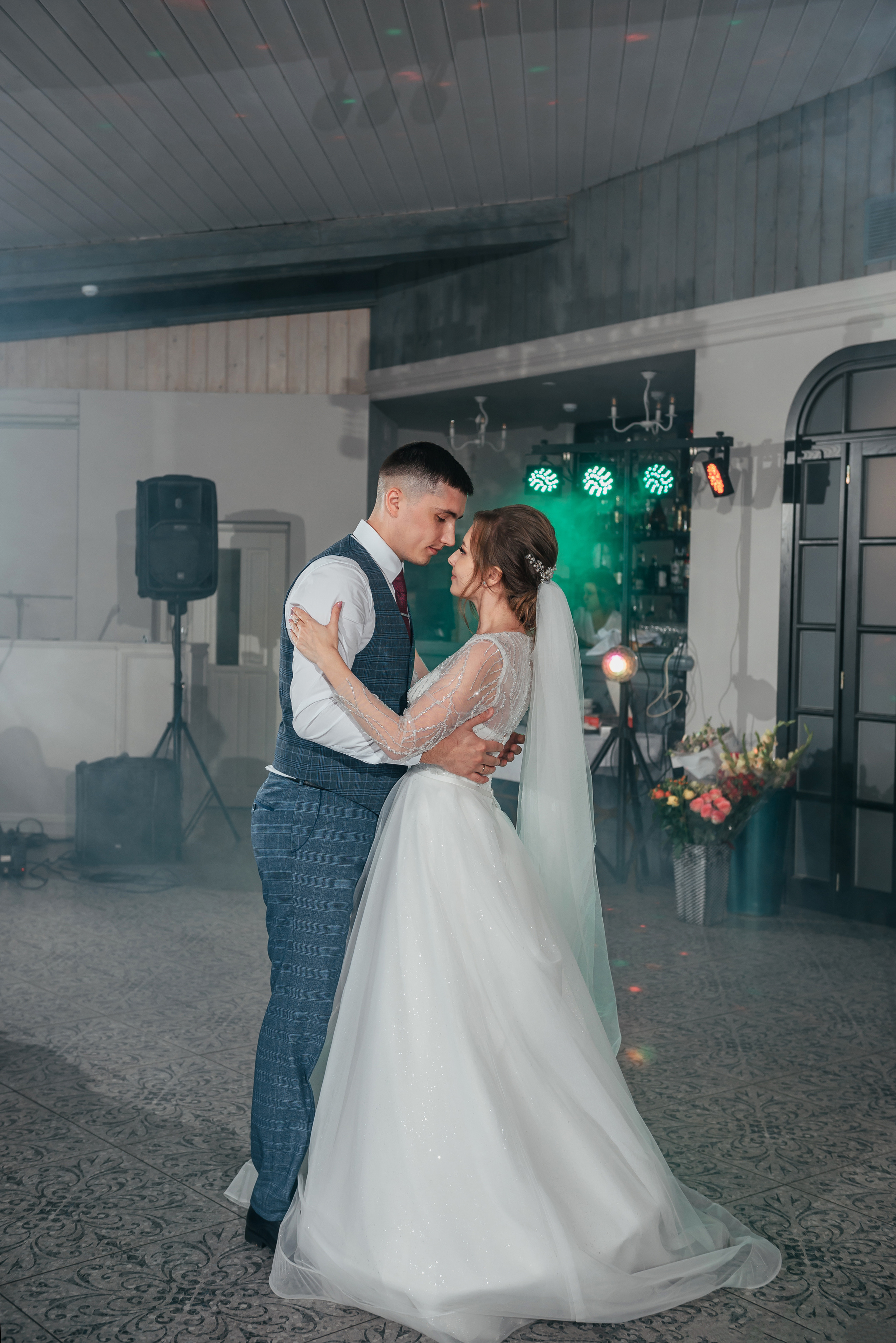 L&S. #свадебныйфотограф #wedding #weddingday #lovestory #фотографволгогр