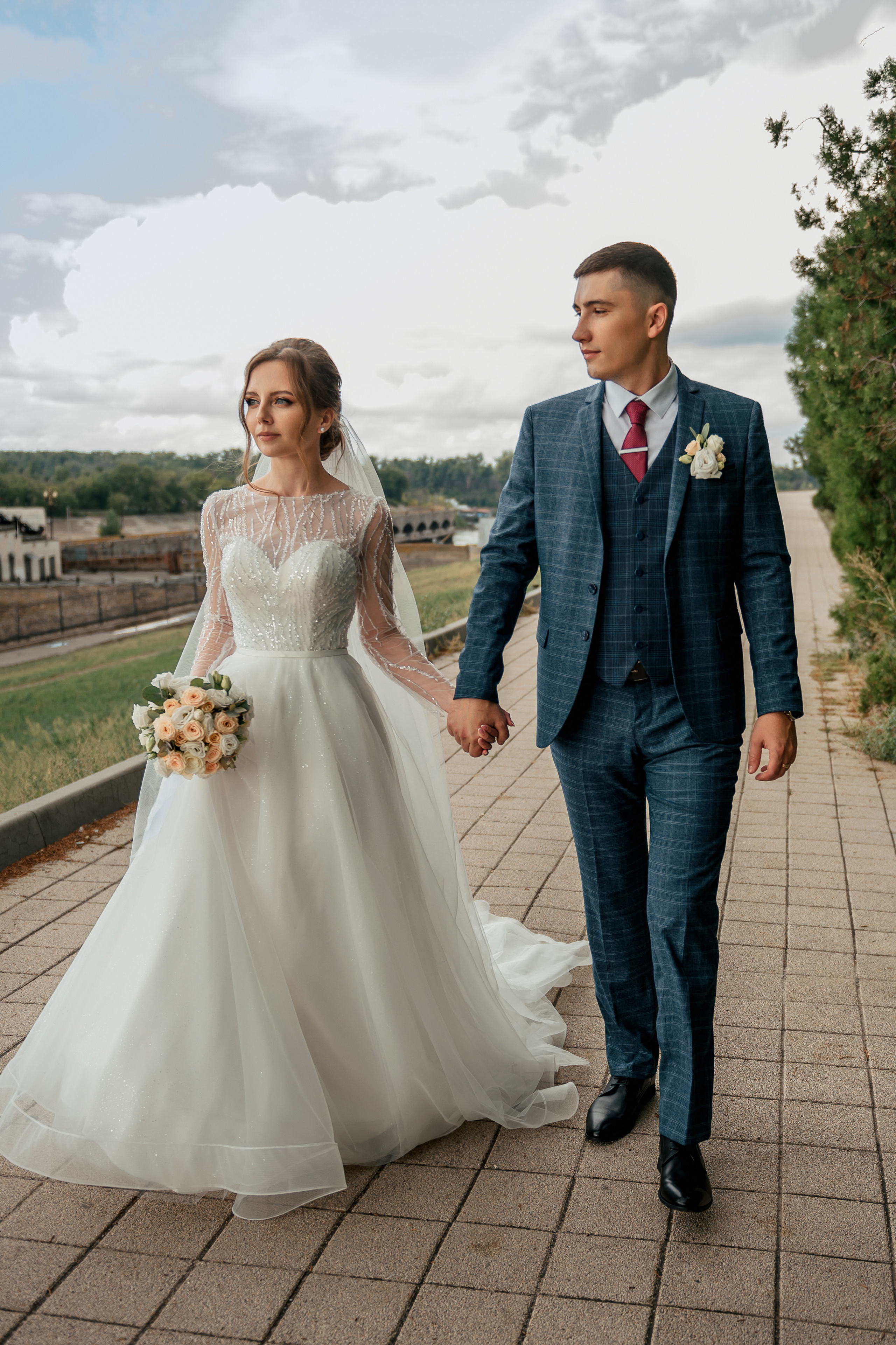 L&S. #свадебныйфотограф #wedding #weddingday #lovestory #фотографволгогр