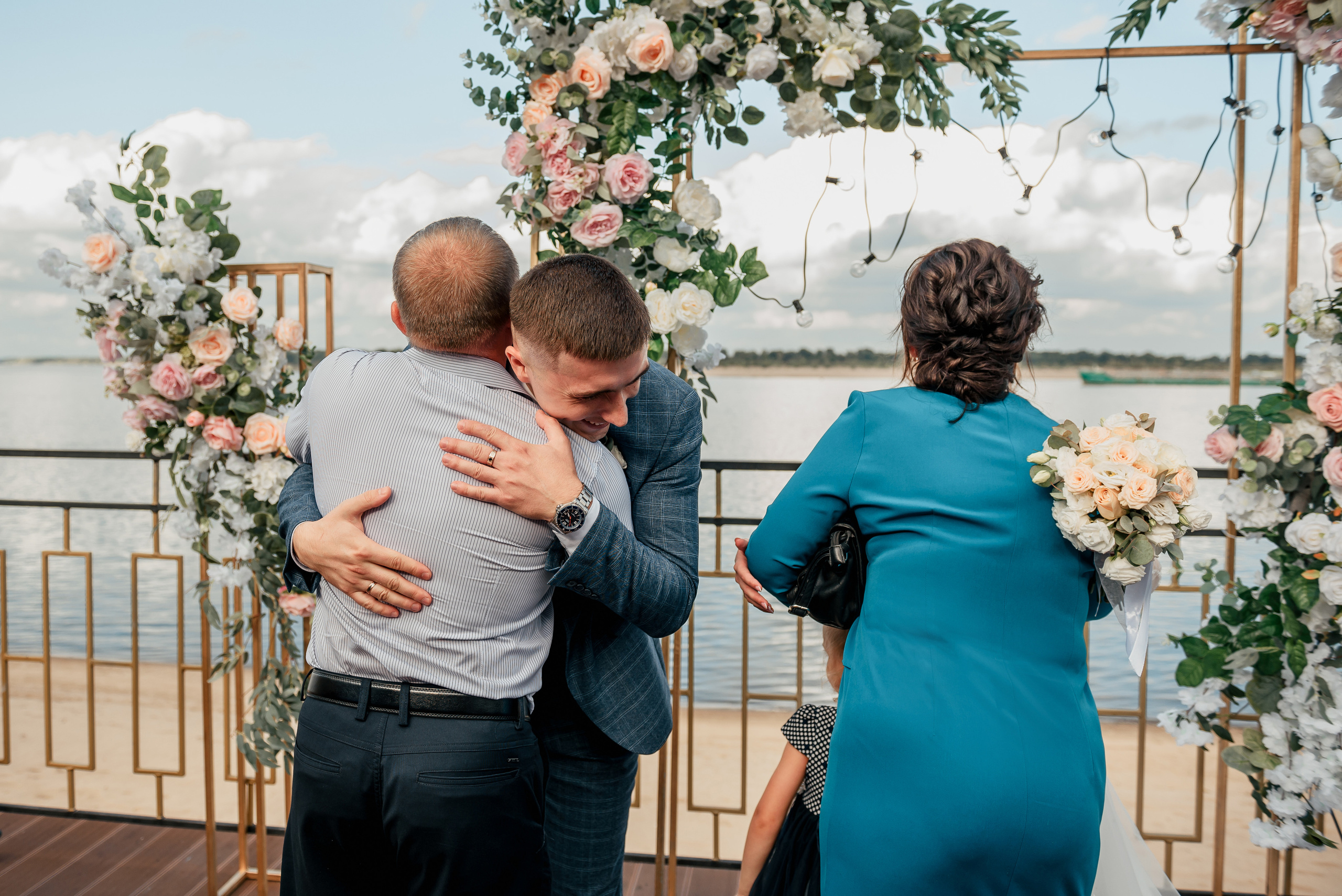 L&S. #свадебныйфотограф #wedding #weddingday #lovestory #фотографволгогр