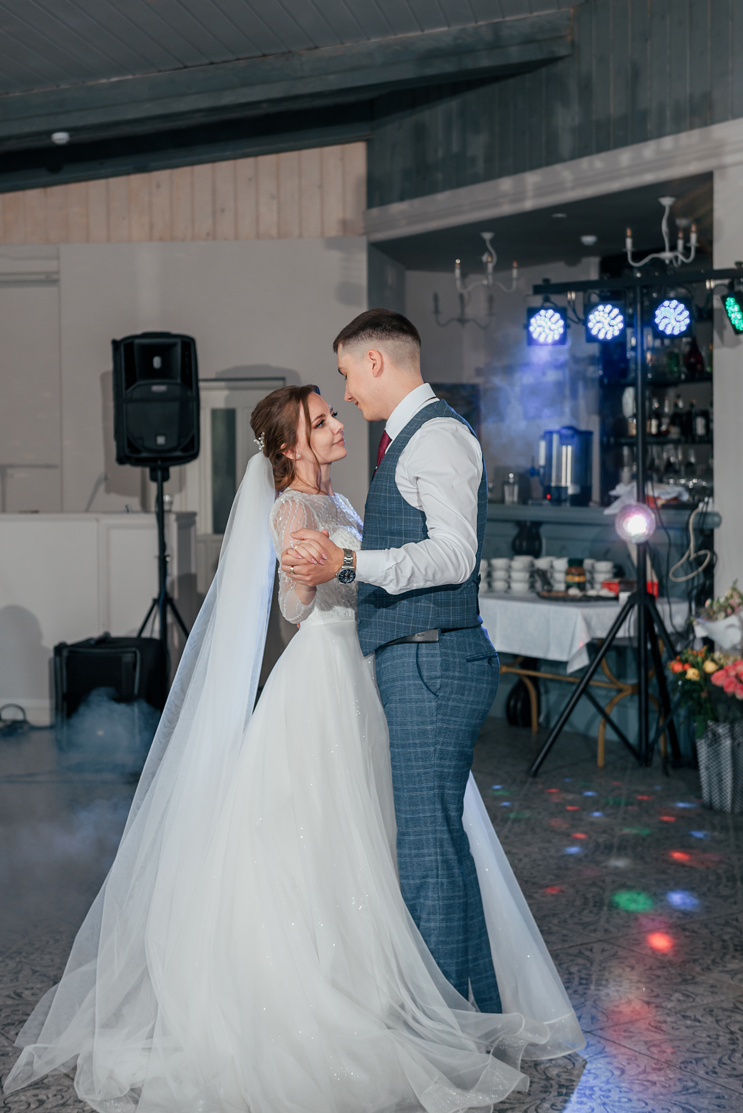 L&S. #свадебныйфотограф #wedding #weddingday #lovestory #фотографволгогр