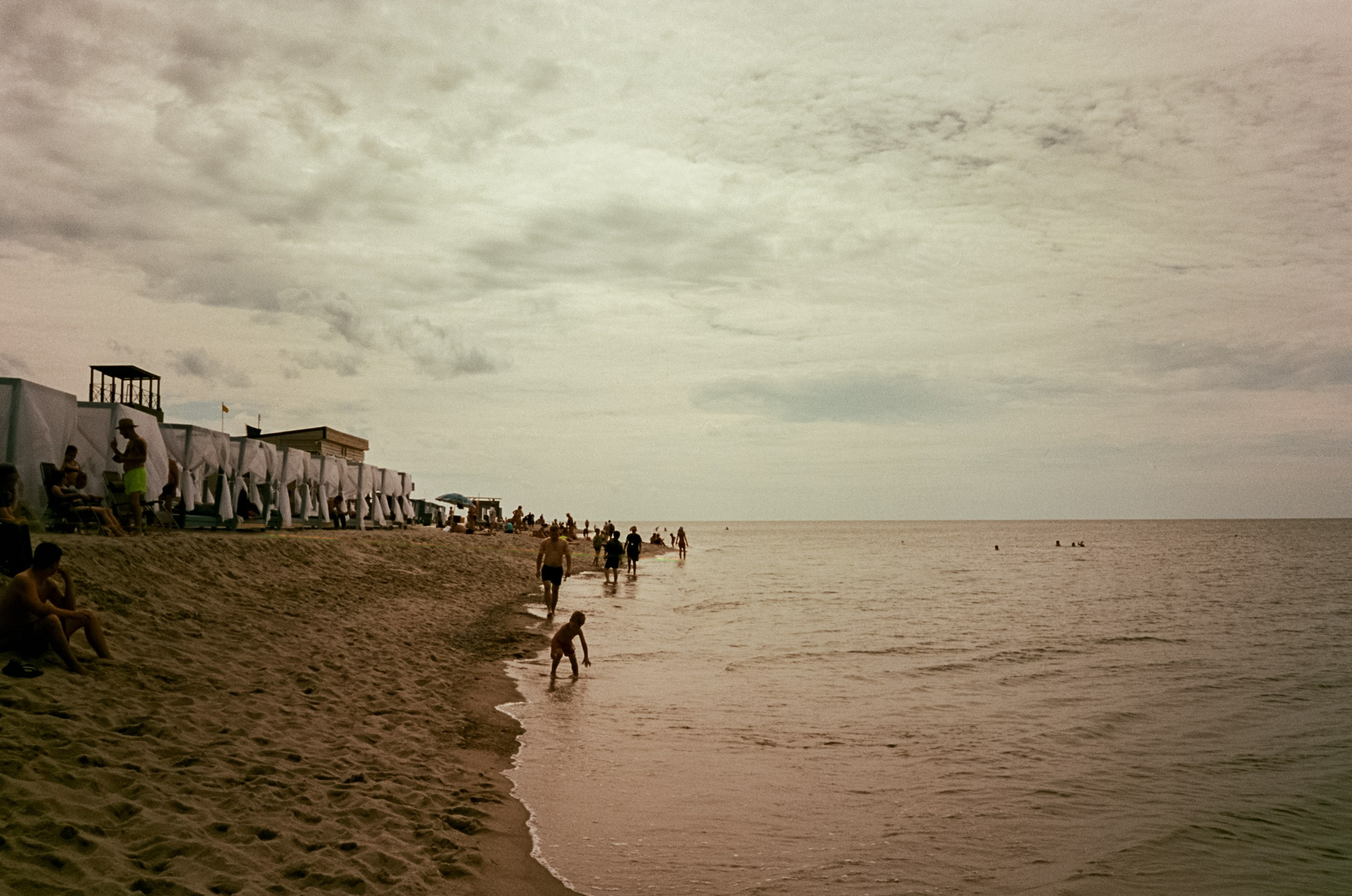 Пляжный день в Янтарном. Фотограф-документалист Мария Осокина