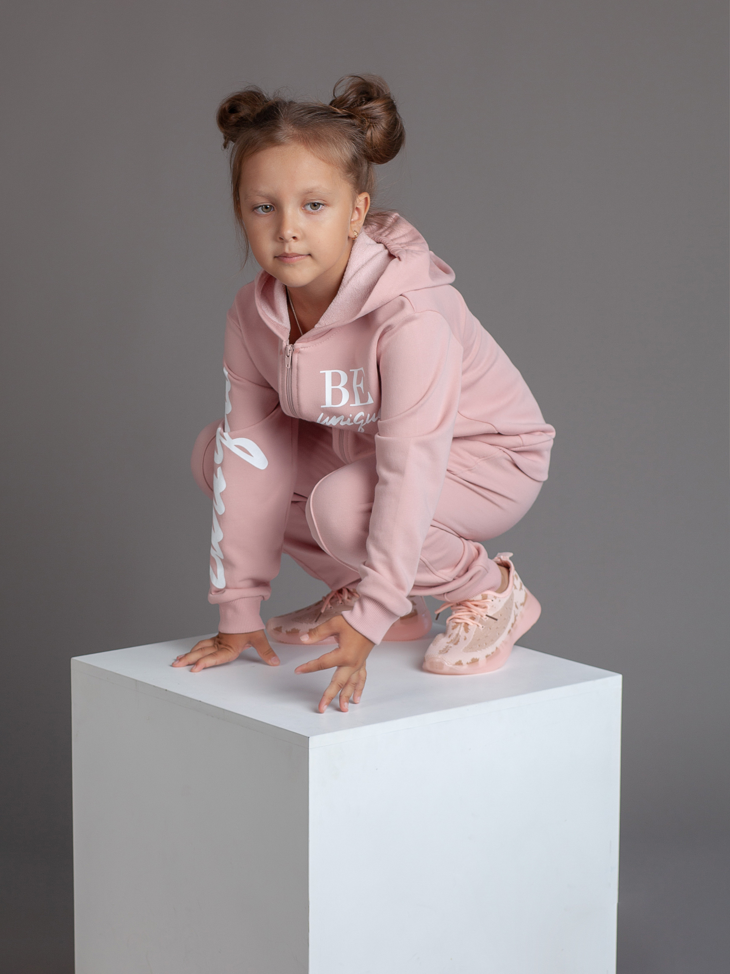 Съёмка одежды на моделях в студии. Фотограф Мальнева Юлия в Липецке, в Москве. Фотостудия MARU в Липецке