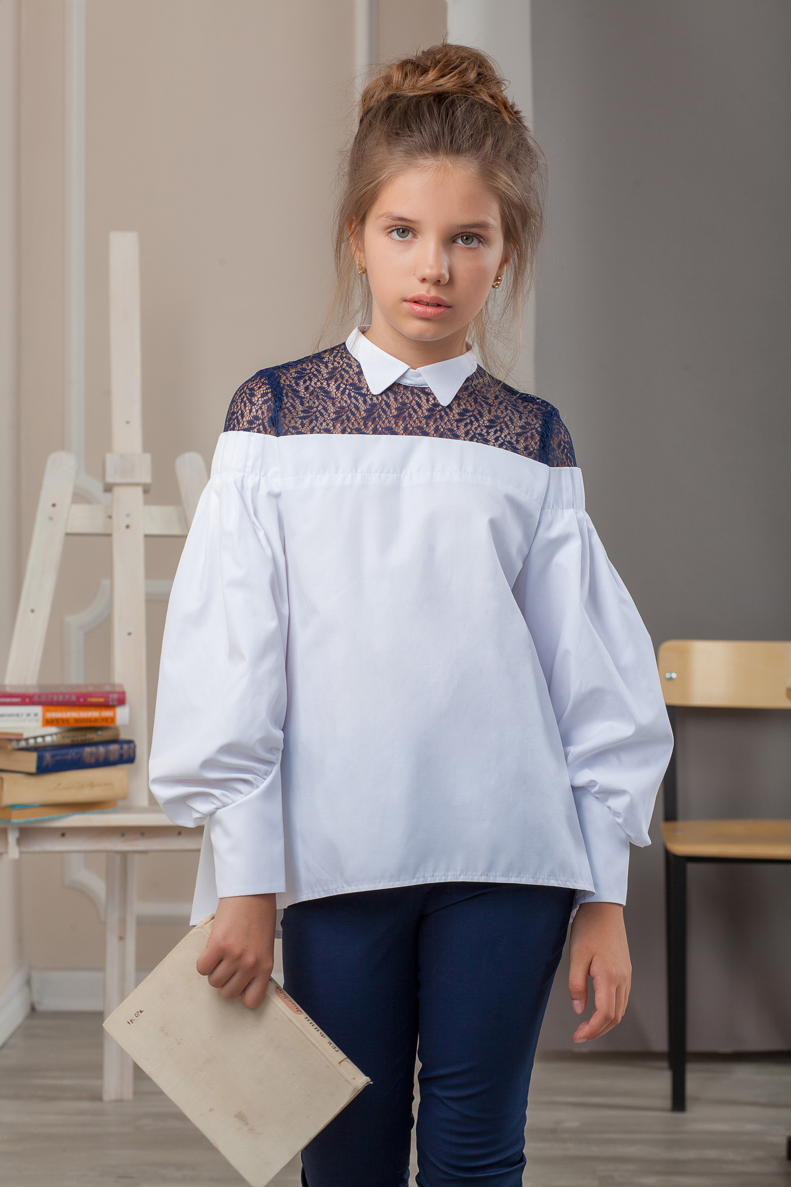 Школьная форма в студии. Фотограф Мальнева Юлия в Липецке, в Москве. Фотостудия MARU в Липецке