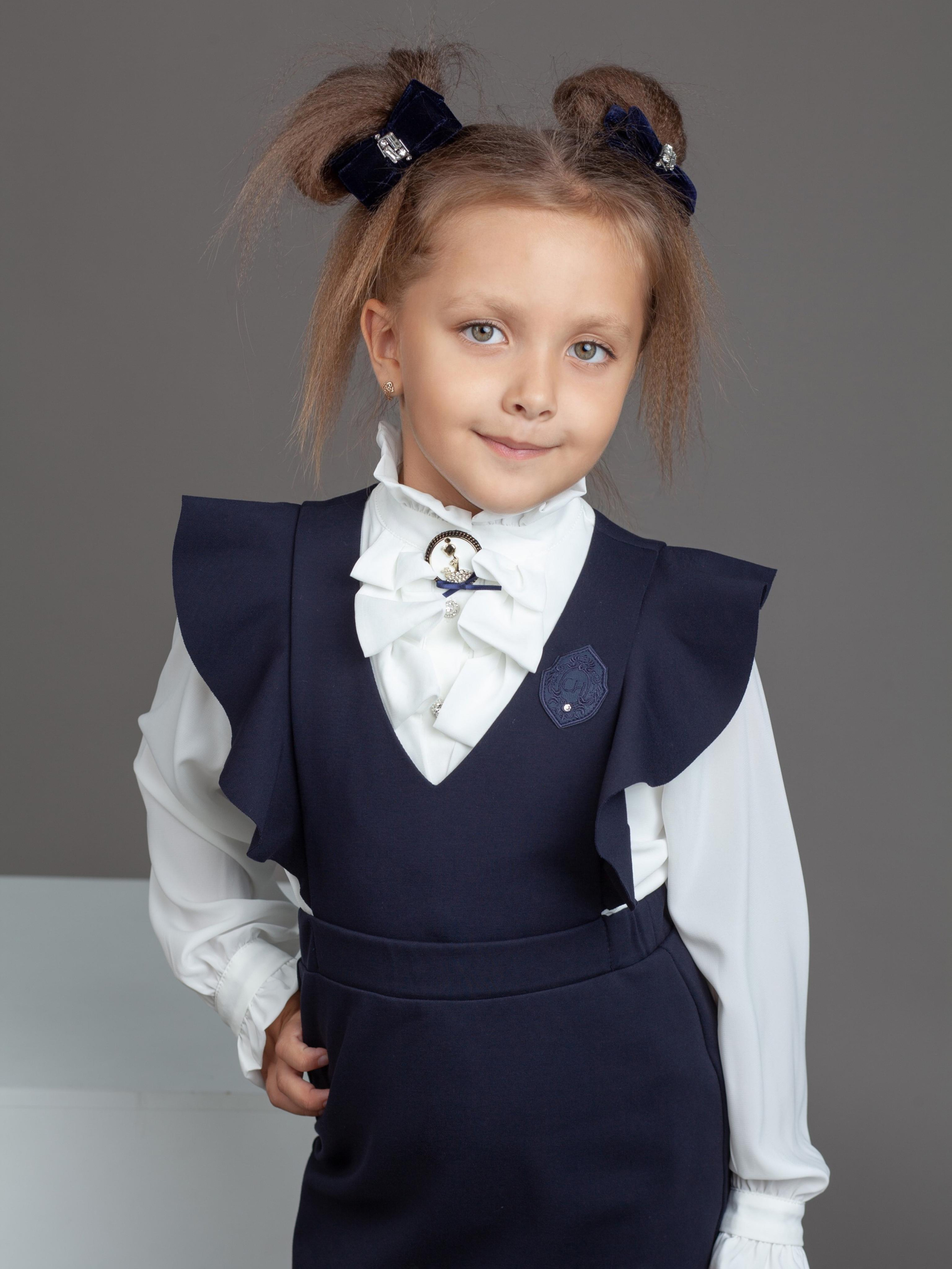 Школьная форма в студии. Фотограф Мальнева Юлия в Липецке, в Москве. Фотостудия MARU в Липецке