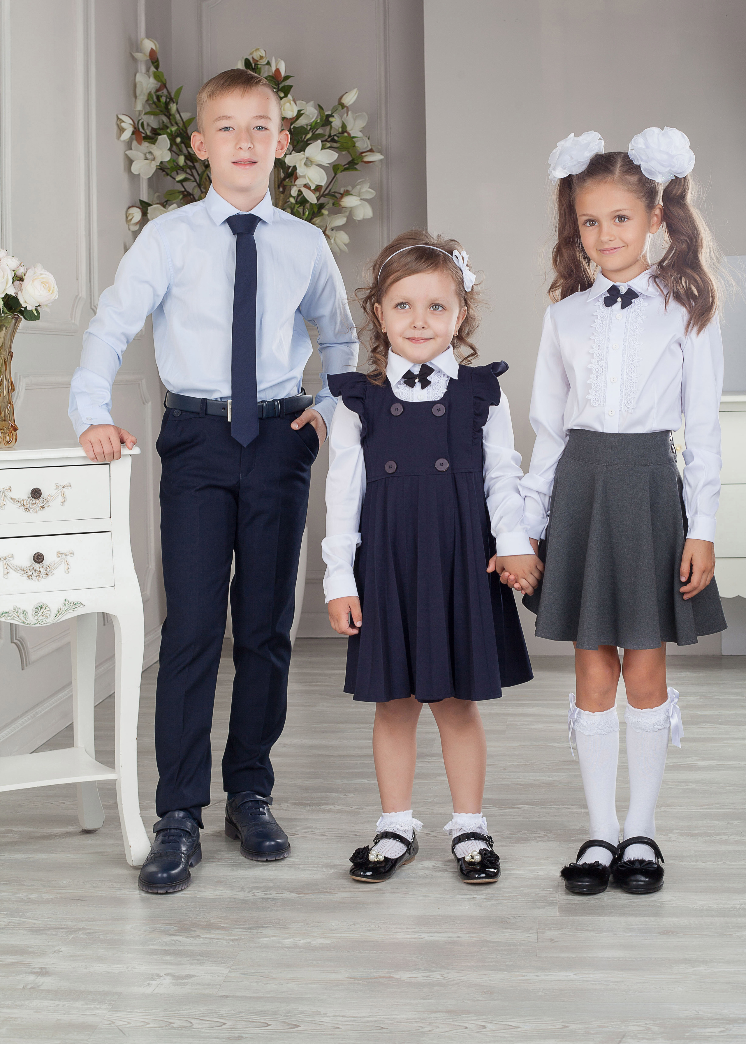 Школьная форма в студии. Фотограф Мальнева Юлия в Липецке, в Москве. Фотостудия MARU в Липецке