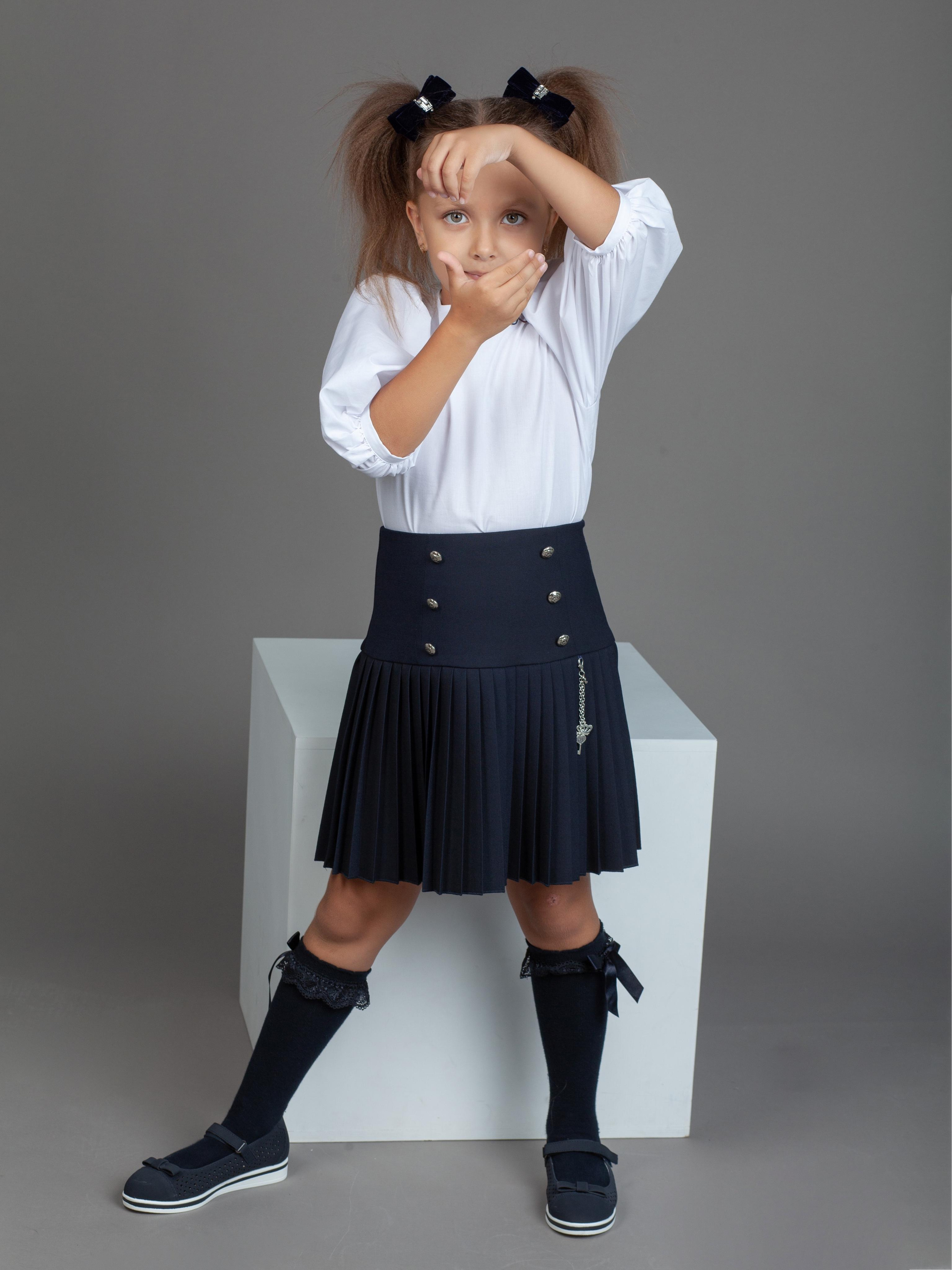 Школьная форма в студии. Фотограф Мальнева Юлия в Липецке, в Москве. Фотостудия MARU в Липецке