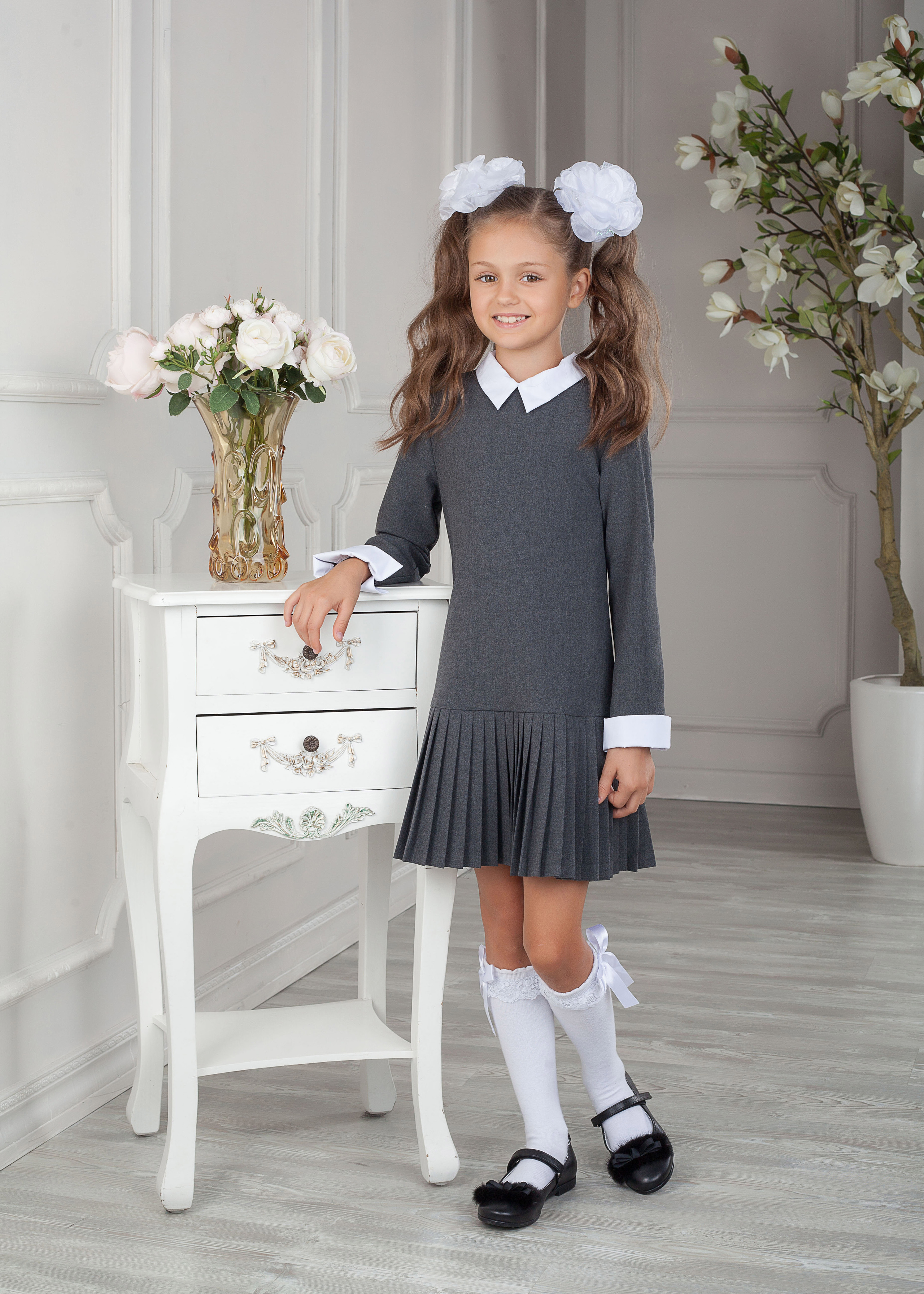 Школьная форма в студии. Фотограф Мальнева Юлия в Липецке, в Москве. Фотостудия MARU в Липецке