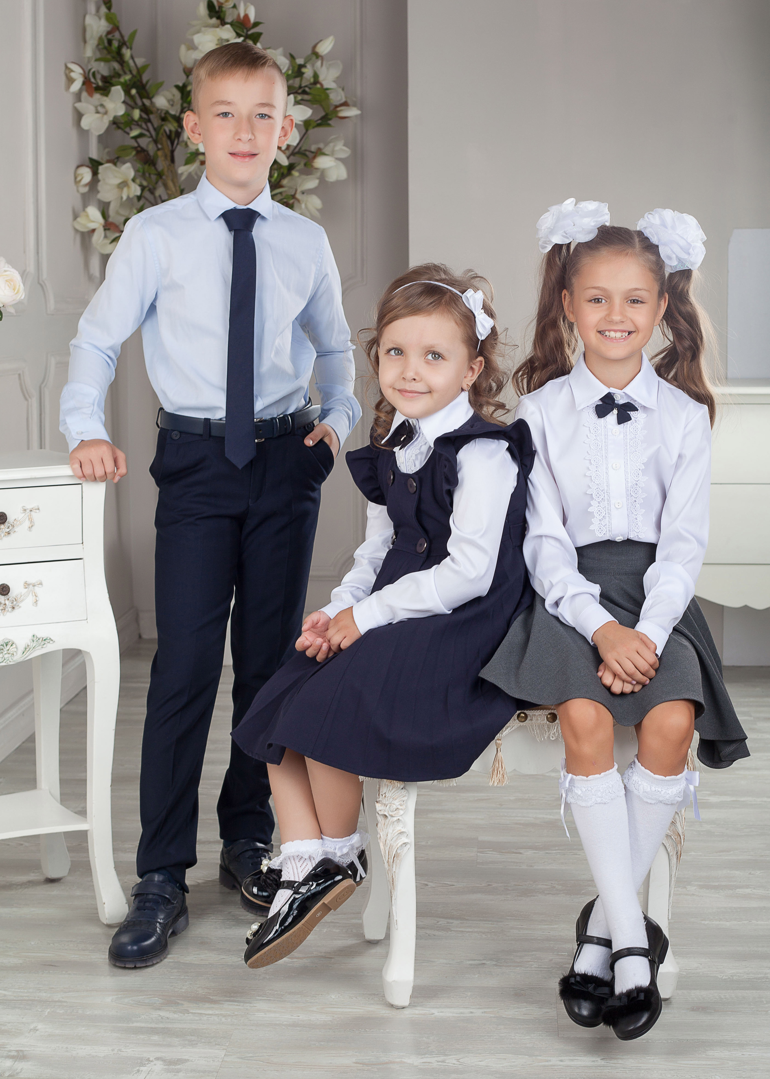 Школьная форма в студии. Фотограф Мальнева Юлия в Липецке, в Москве. Фотостудия MARU в Липецке