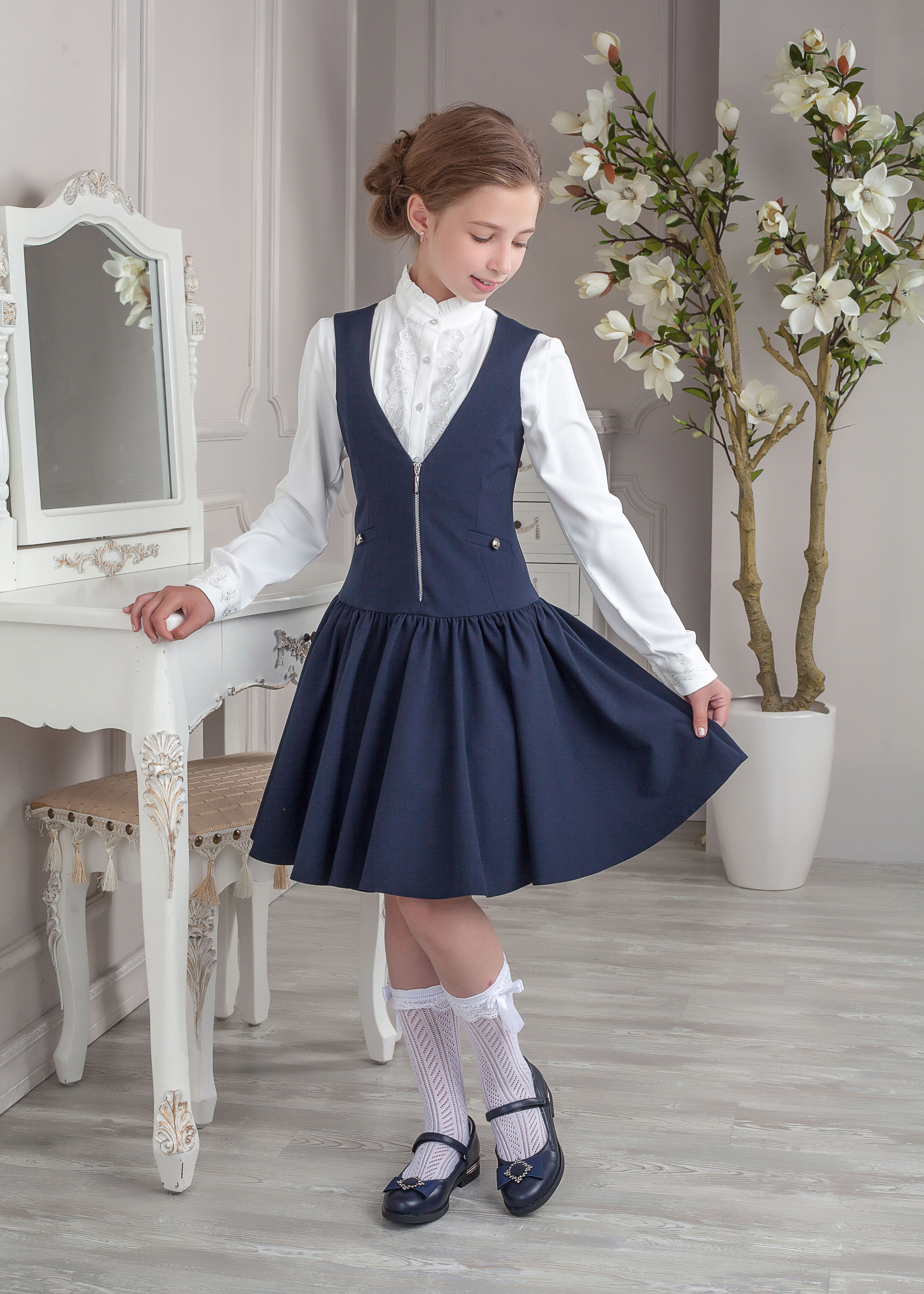 Школьная форма в студии. Фотограф Мальнева Юлия в Липецке, в Москве. Фотостудия MARU в Липецке