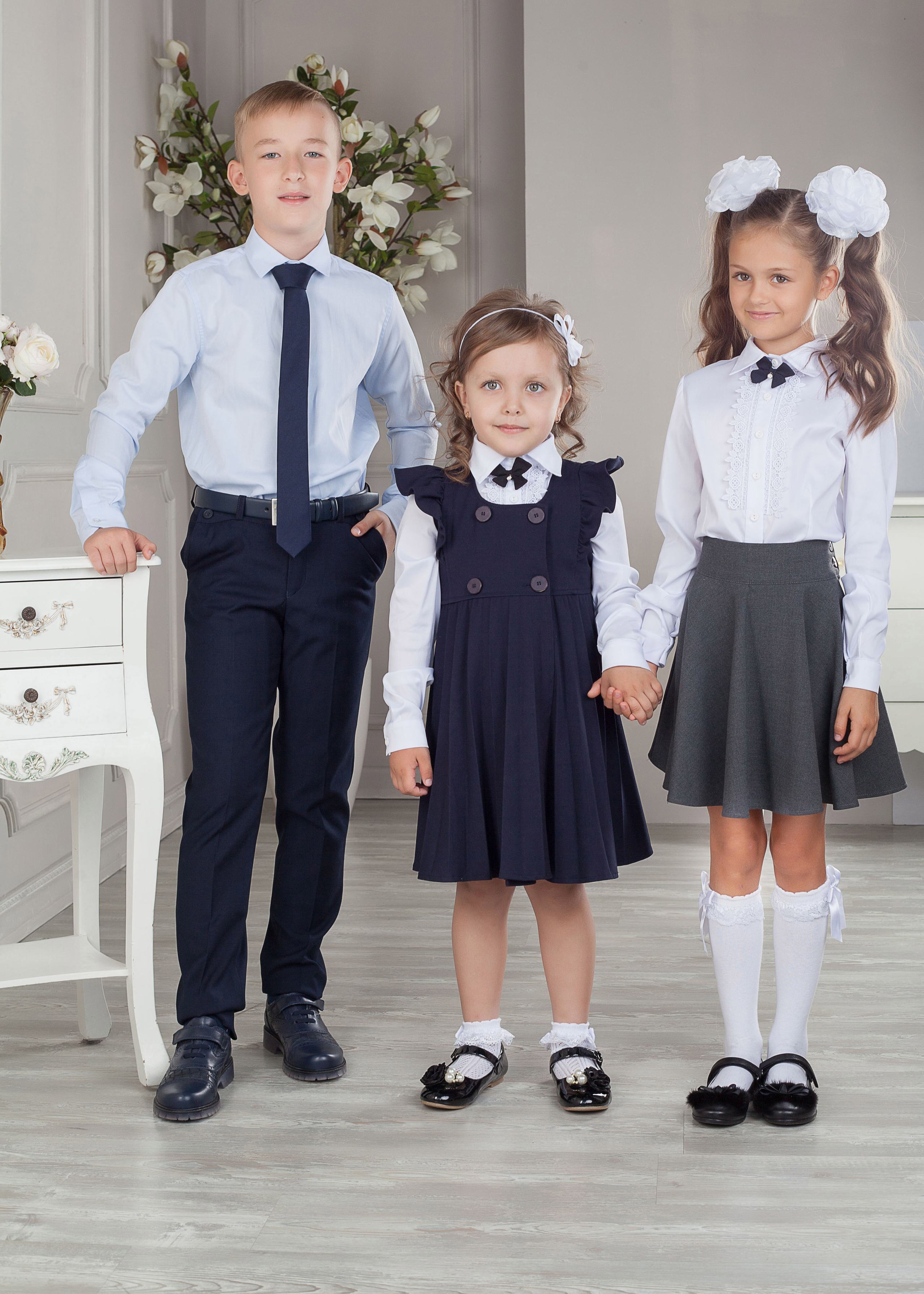 Школьная форма в студии. Фотограф Мальнева Юлия в Липецке, в Москве. Фотостудия MARU в Липецке