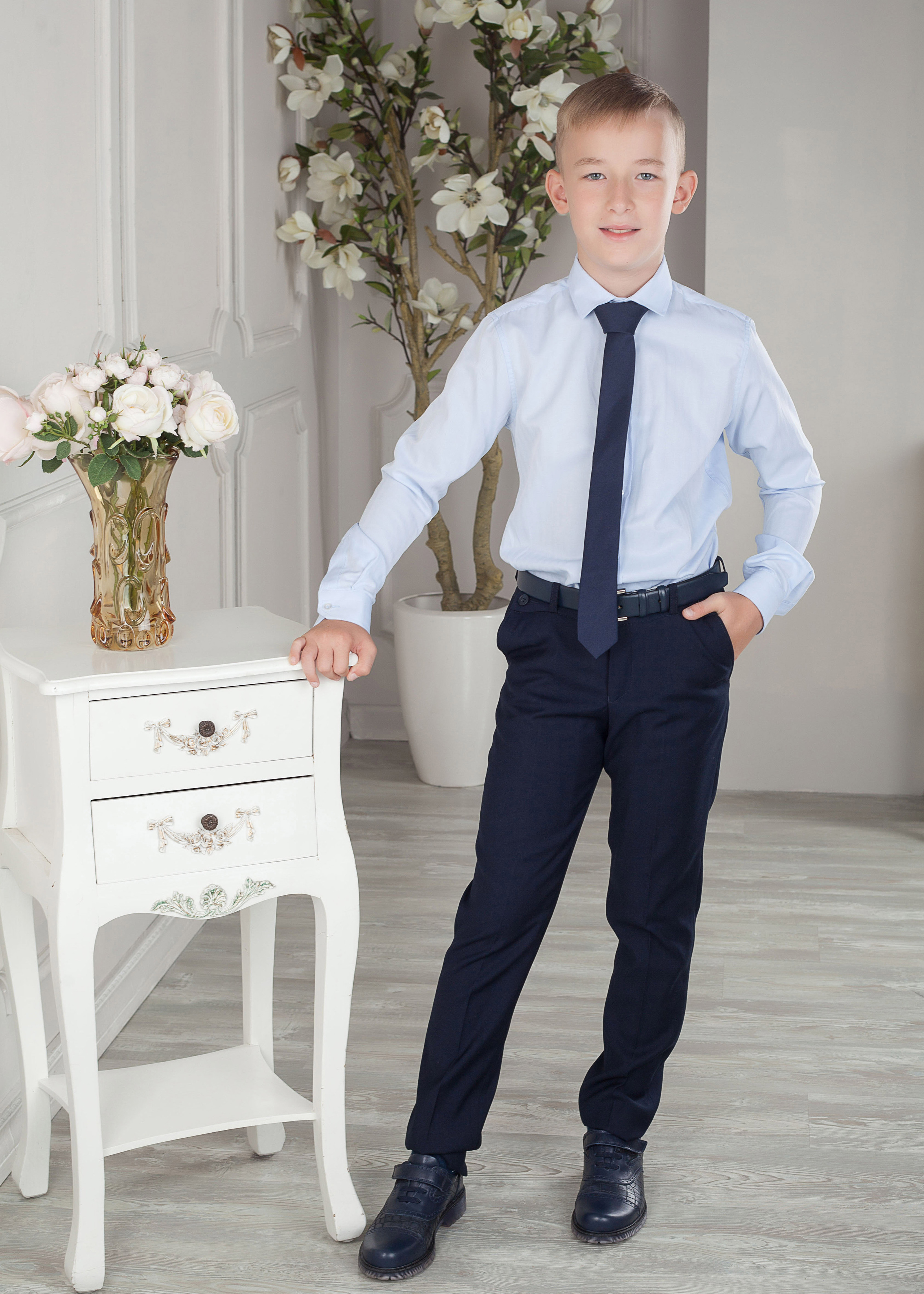 Школьная форма в студии. Фотограф Мальнева Юлия в Липецке, в Москве. Фотостудия MARU в Липецке