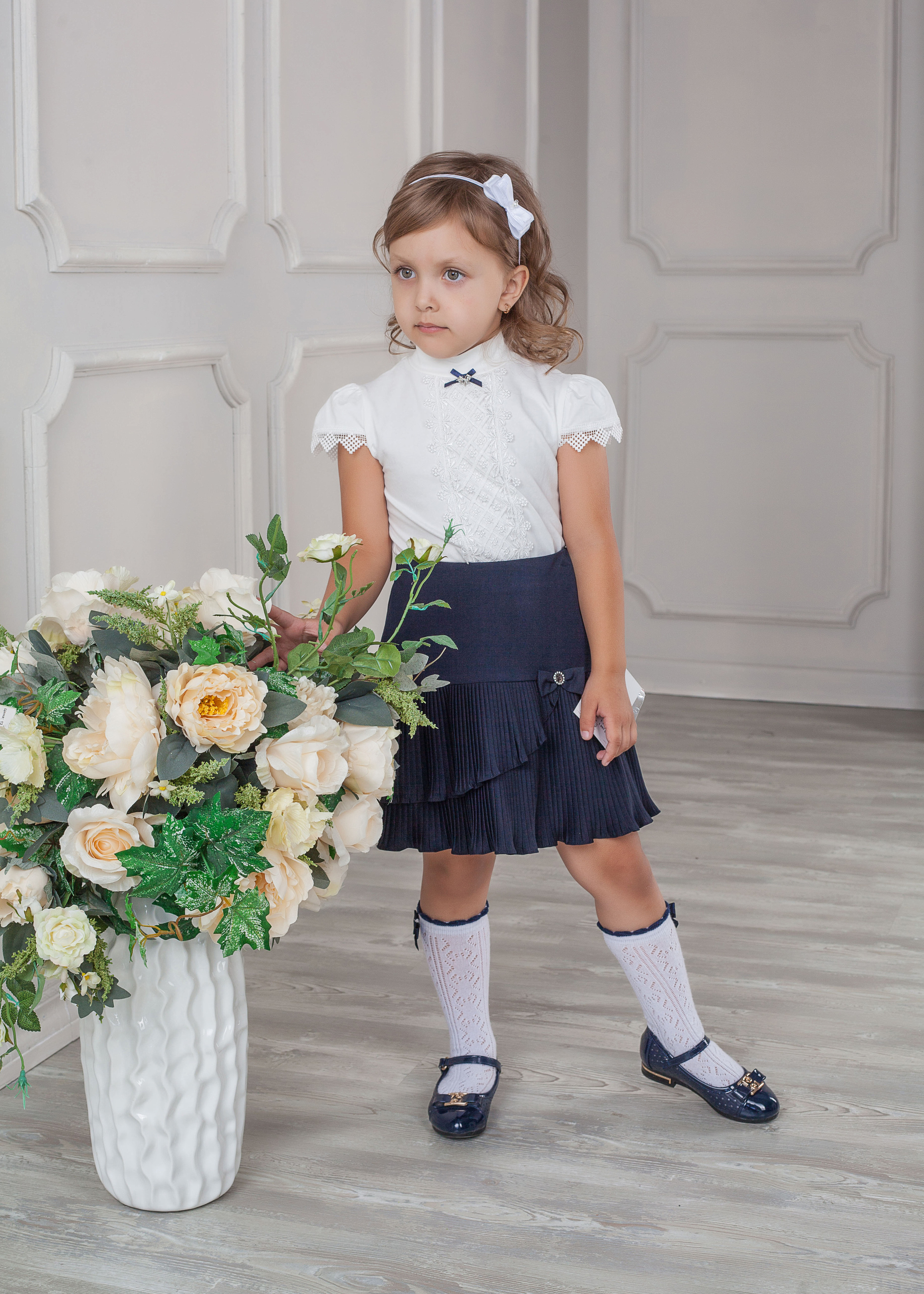 Школьная форма в студии. Фотограф Мальнева Юлия в Липецке, в Москве. Фотостудия MARU в Липецке