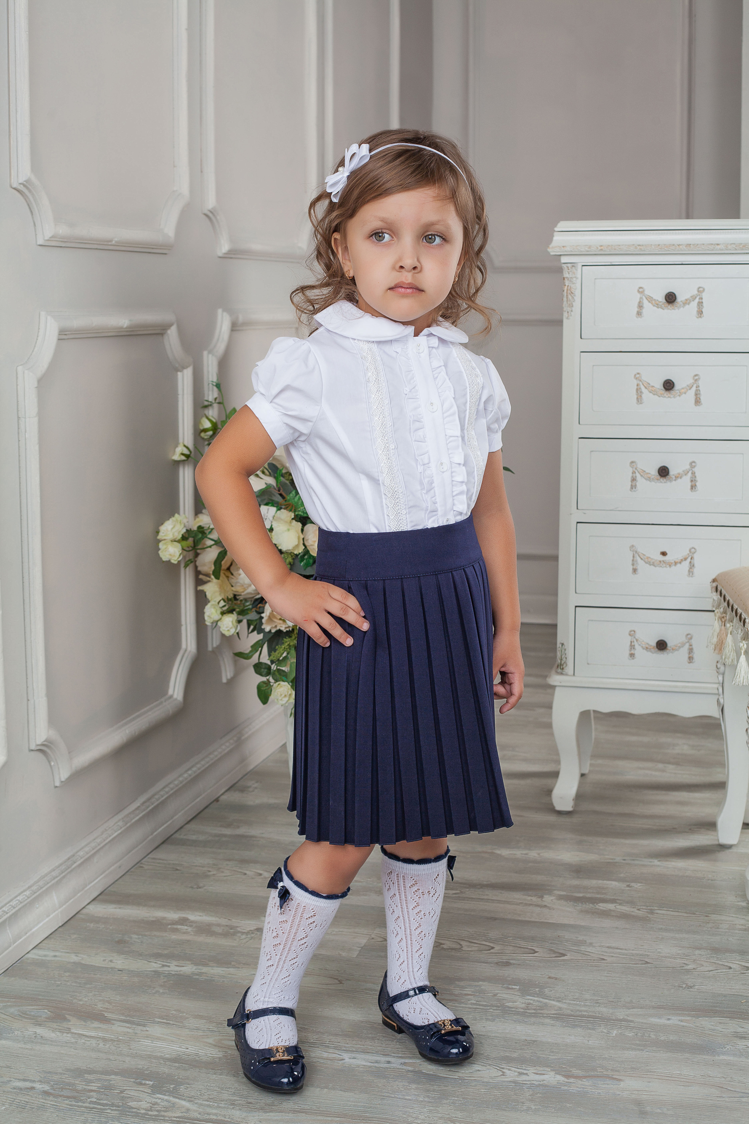 Школьная форма в студии. Фотограф Мальнева Юлия в Липецке, в Москве. Фотостудия MARU в Липецке