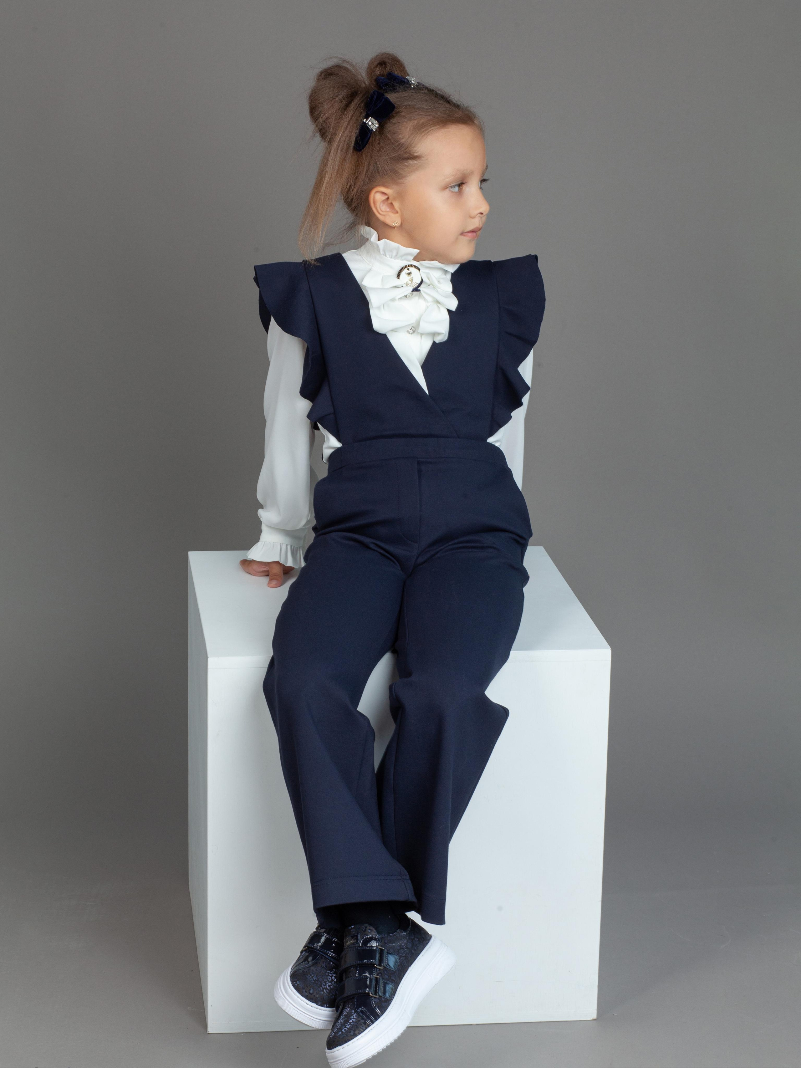 Школьная форма в студии. Фотограф Мальнева Юлия в Липецке, в Москве. Фотостудия MARU в Липецке