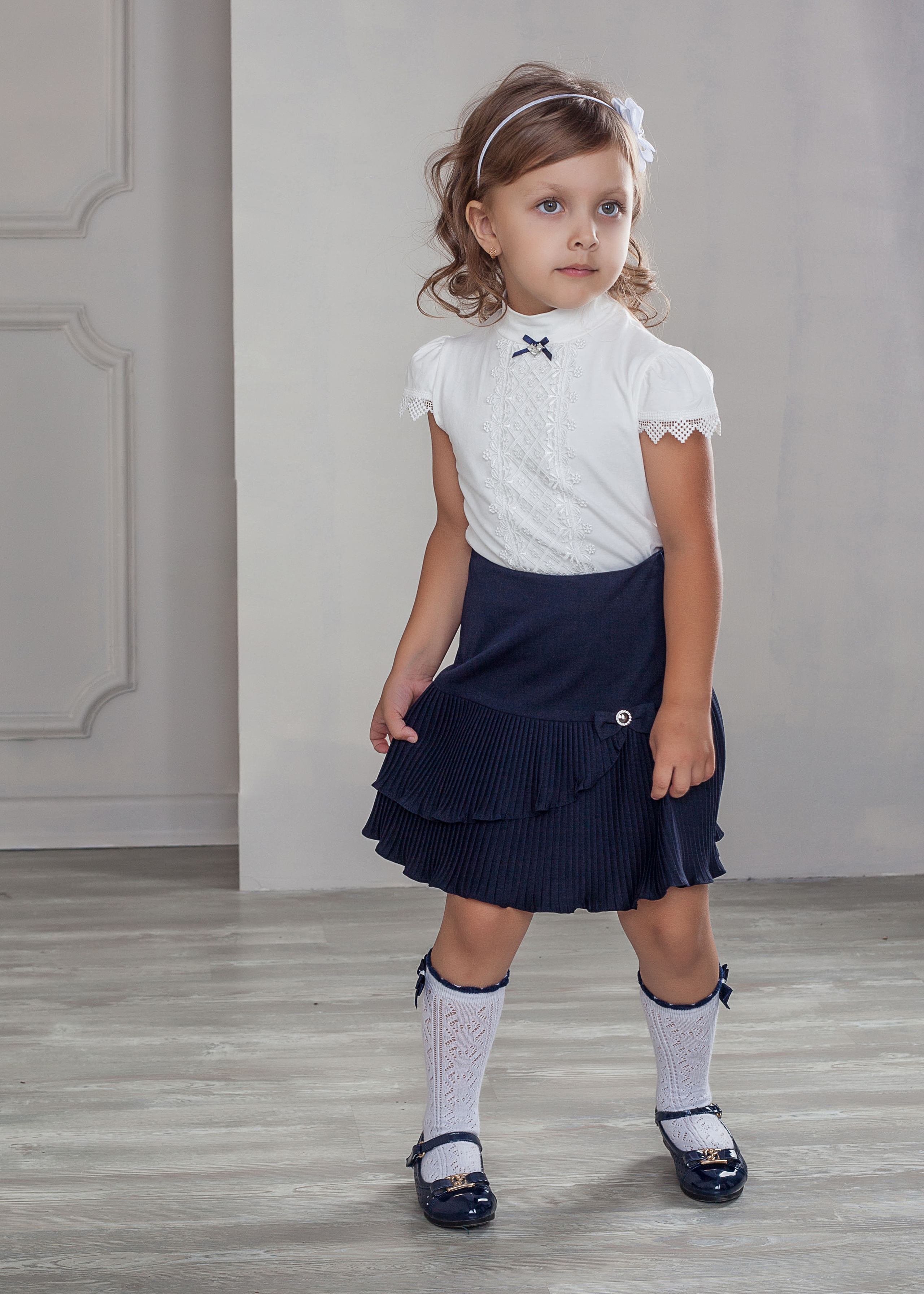 Школьная форма в студии. Фотограф Мальнева Юлия в Липецке, в Москве. Фотостудия MARU в Липецке