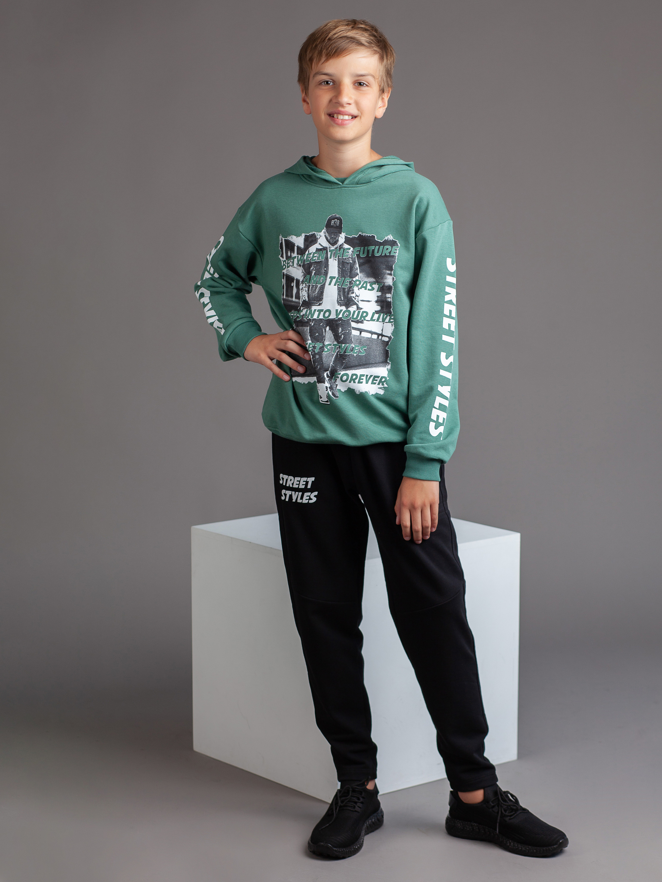 Съёмка одежды на моделях в студии. Фотограф Мальнева Юлия в Липецке, в Москве. Фотостудия MARU в Липецке