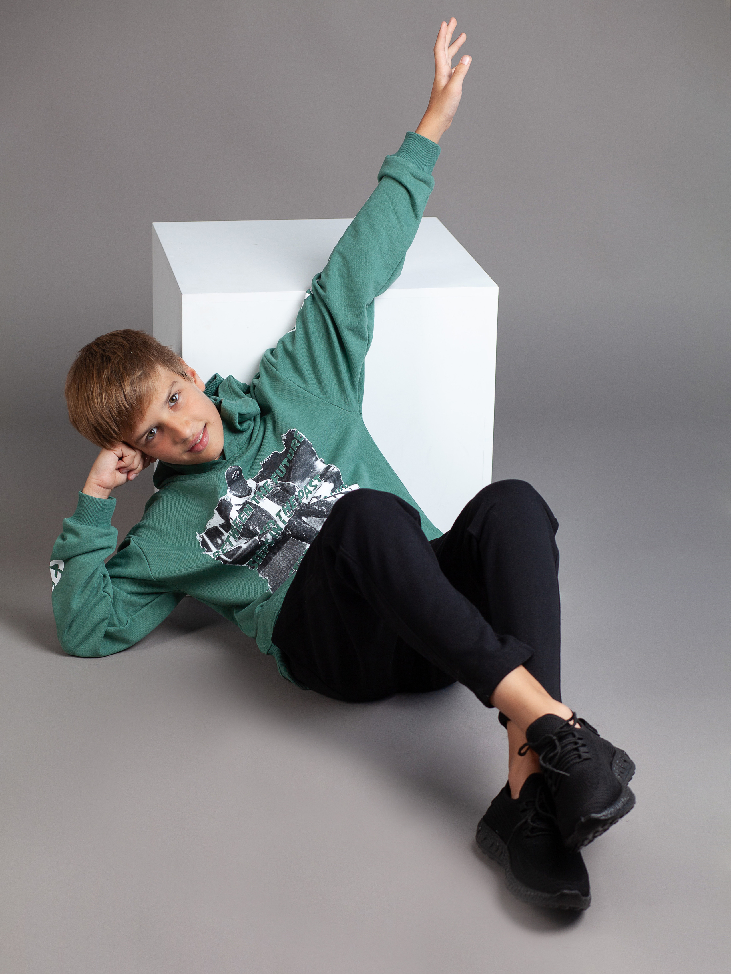 Съёмка одежды на моделях в студии. Фотограф Мальнева Юлия в Липецке, в Москве. Фотостудия MARU в Липецке