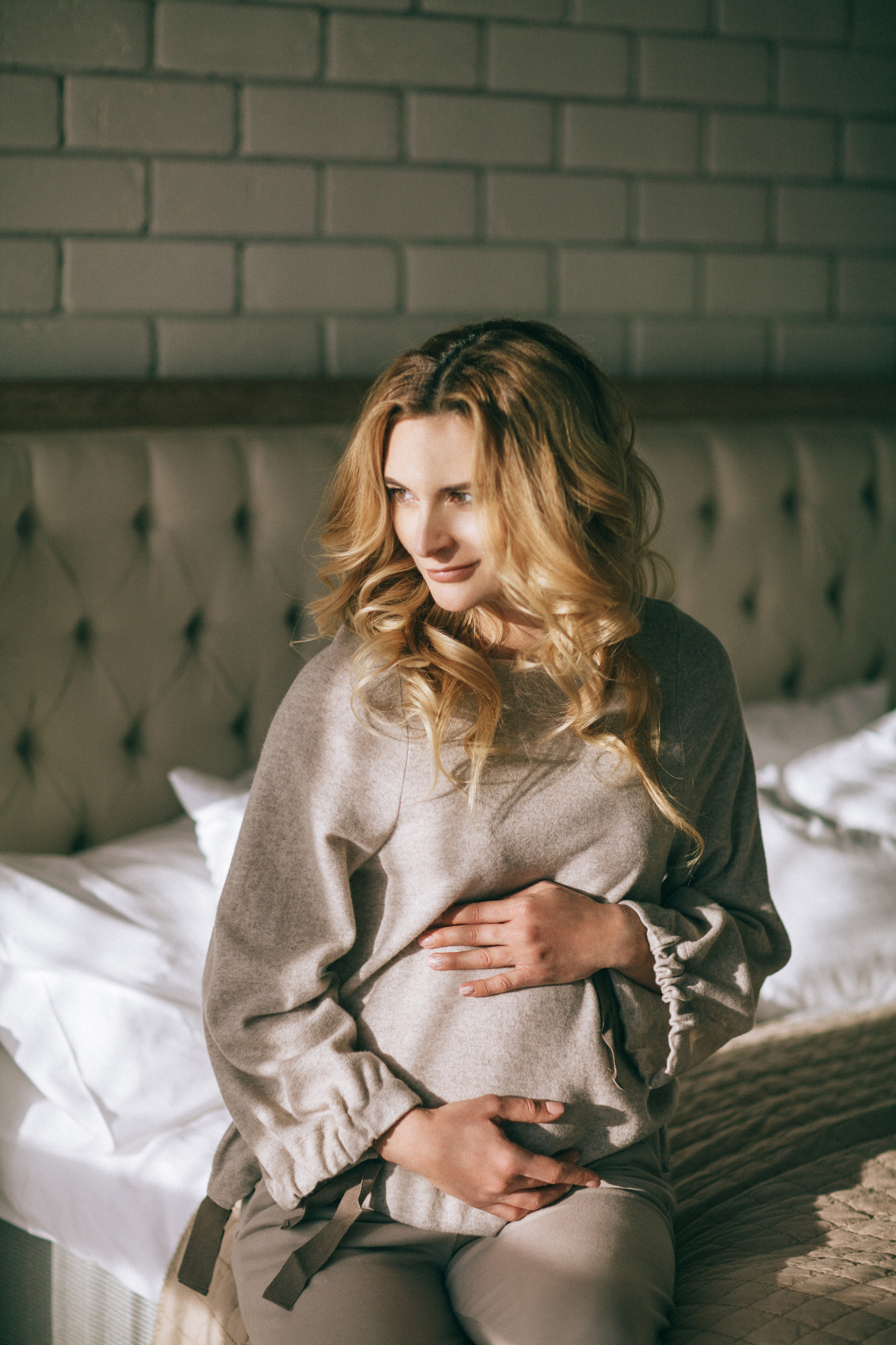 Съёмка для бренда одежды для беременных. Фотограф Мальнева Юлия в Липецке, в Москве. Фотостудия MARU в Липецке