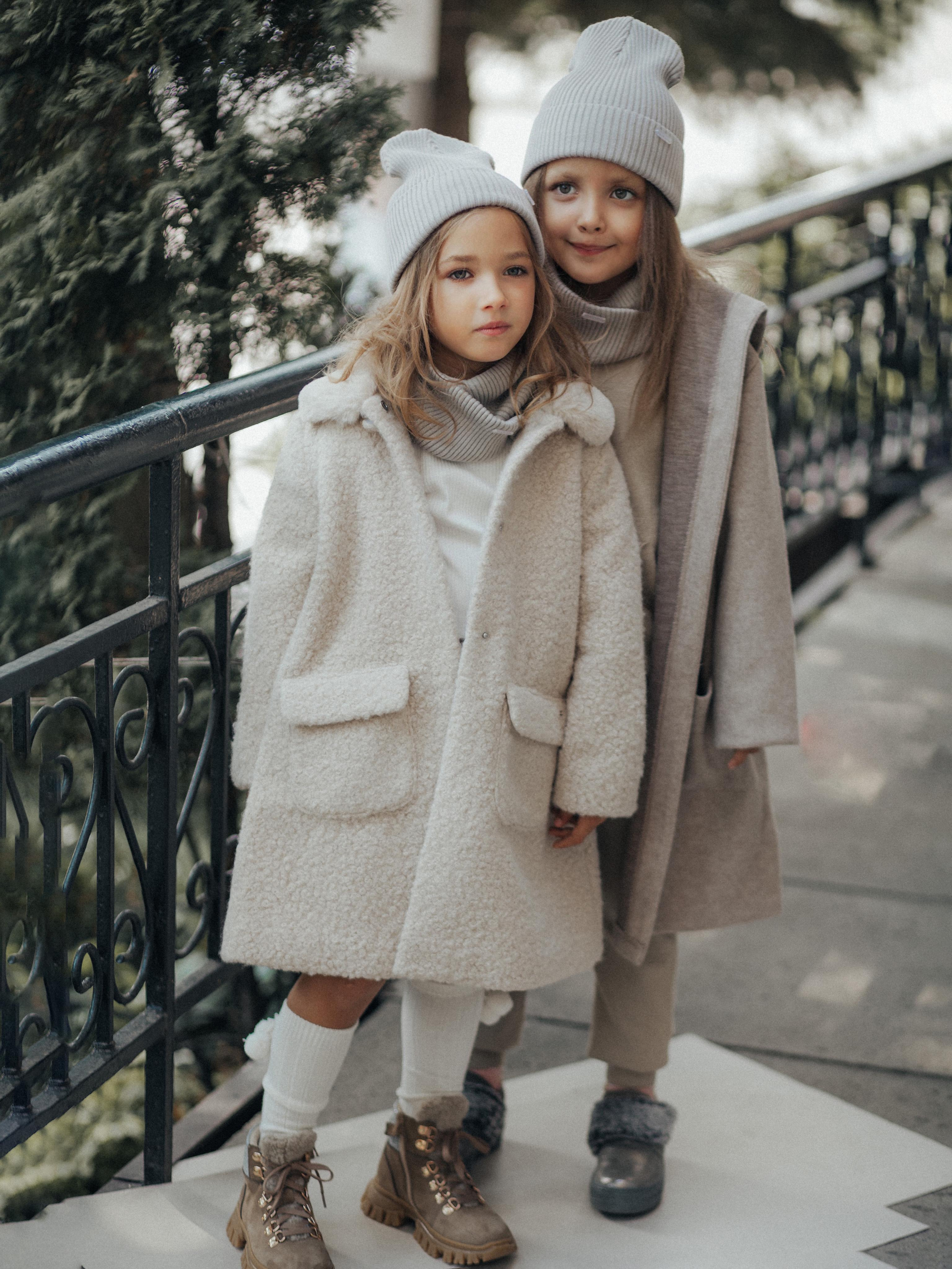 Съёмка верхней одежды. Фотограф Мальнева Юлия в Липецке, в Москве. Фотостудия MARU в Липецке