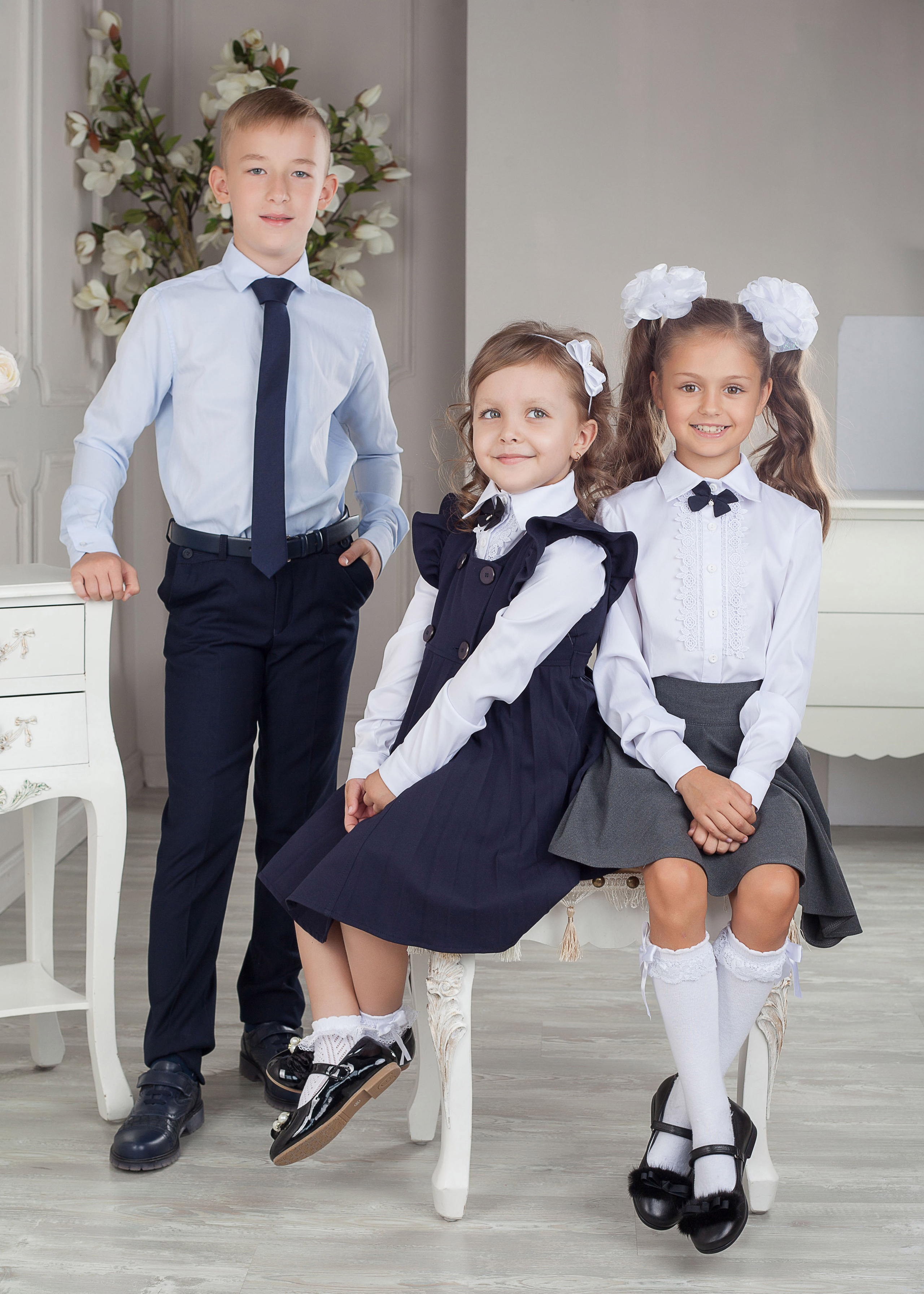 Школьная форма в студии. Фотограф Мальнева Юлия в Липецке, в Москве. Фотостудия MARU в Липецке