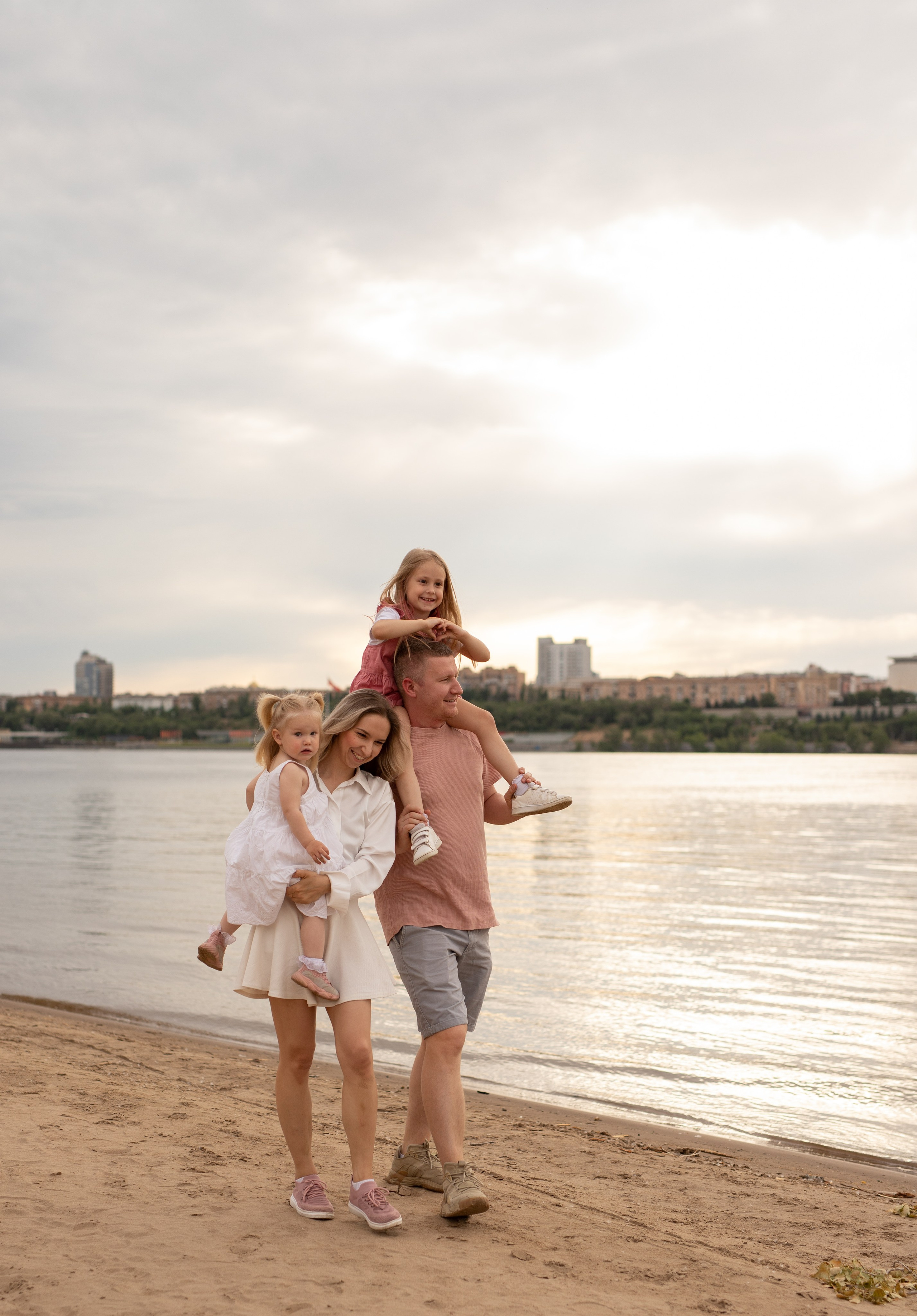 Портфолио семейная съемка Волгоград Волжский. Фотограф новорождённых Волгоград Волжский Дарья Рыскаль