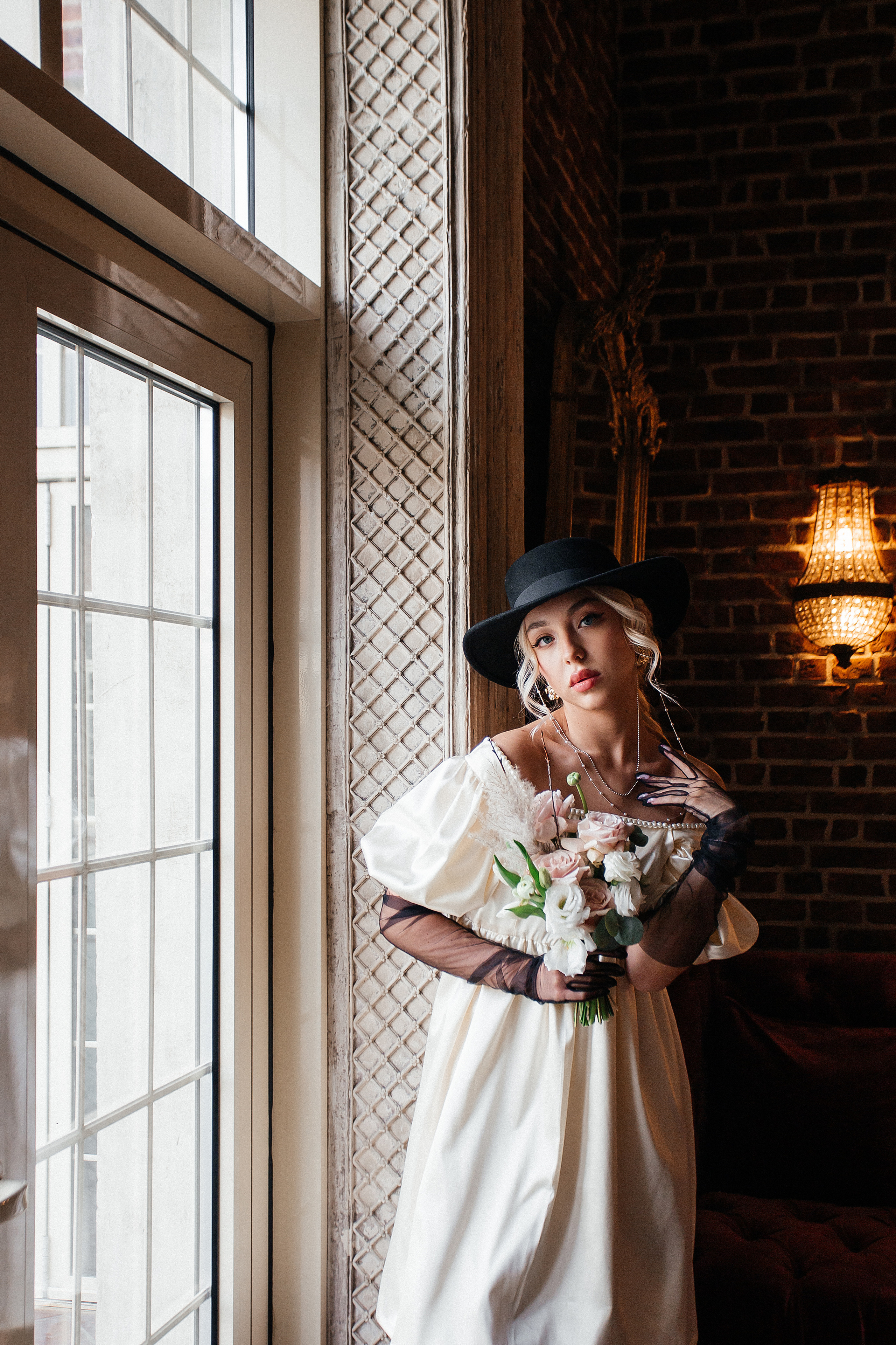 Свадебная фотосессия в ресторане "Фонд Культуры". Свадебный фотограф Челябинск Зиненко Виктория