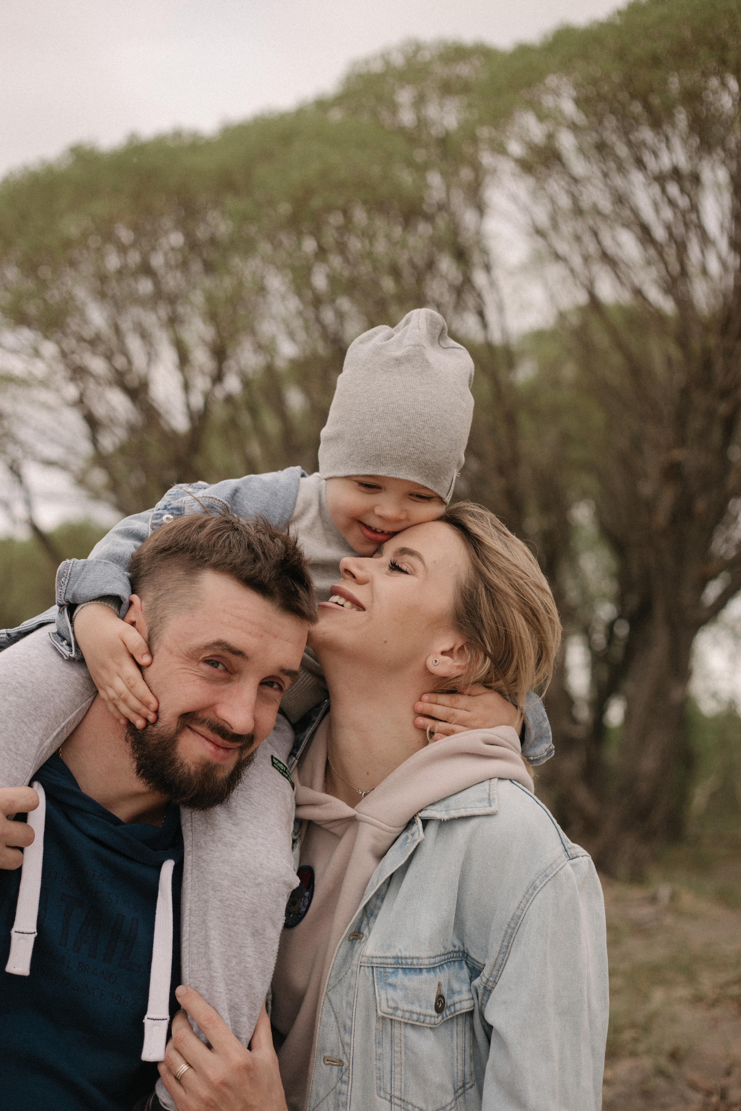 Прогулочная семейная съемка на берегу Смолино. Свадебный фотограф Челябинск Зиненко Виктория