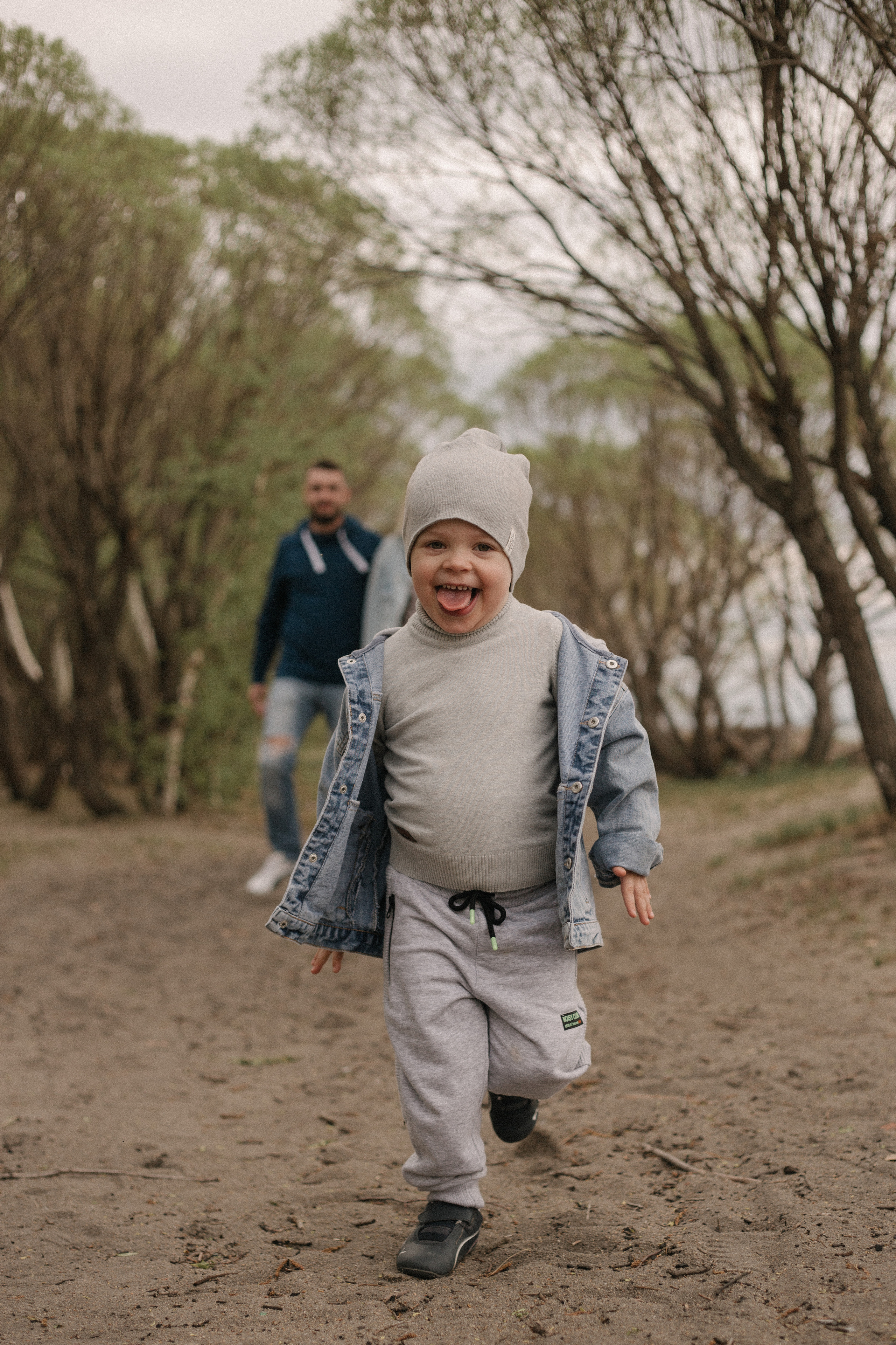 Прогулочная семейная съемка на берегу Смолино. Свадебный фотограф Челябинск Зиненко Виктория