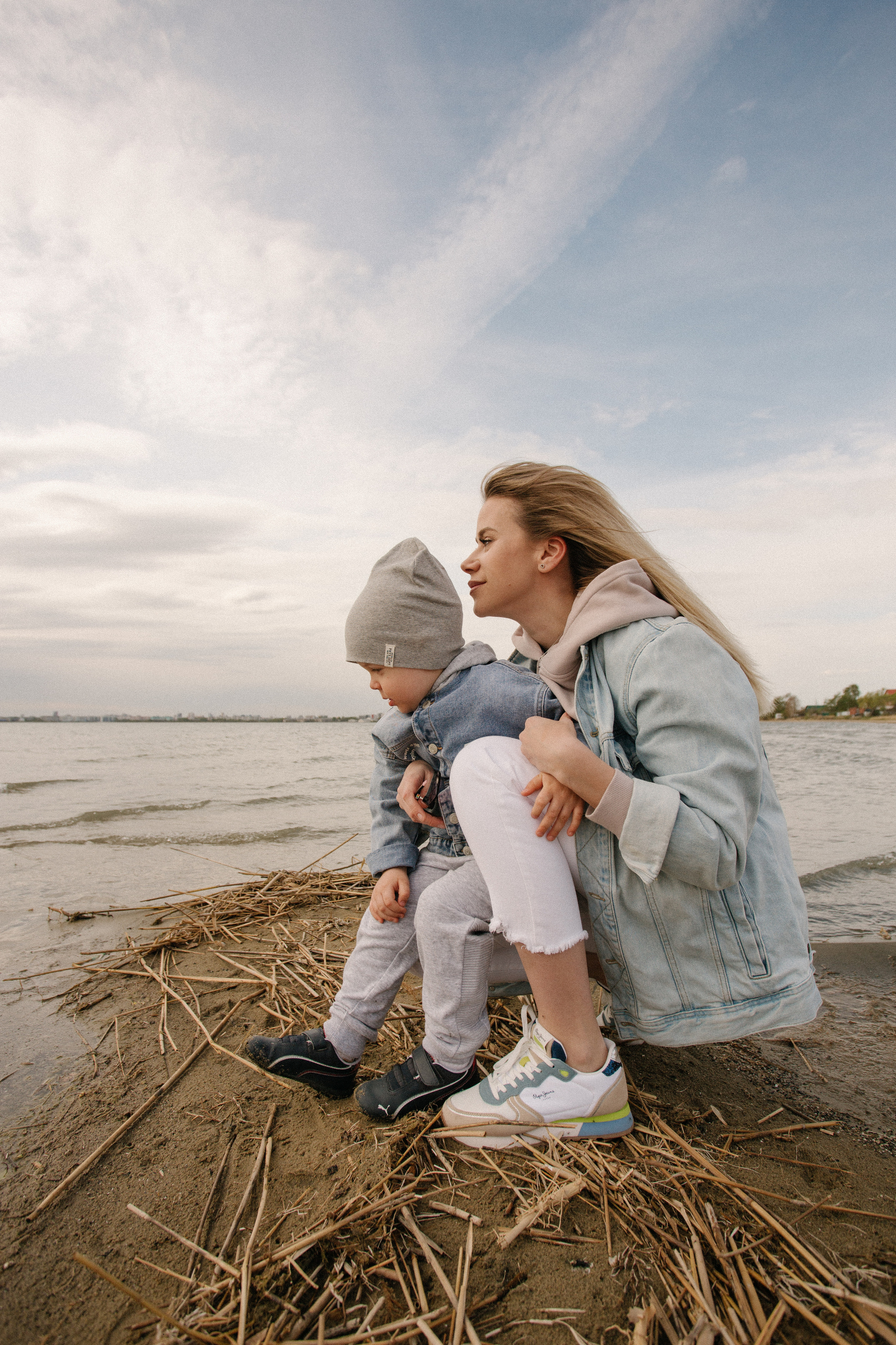 Прогулочная семейная съемка на берегу Смолино. Свадебный фотограф Челябинск Зиненко Виктория