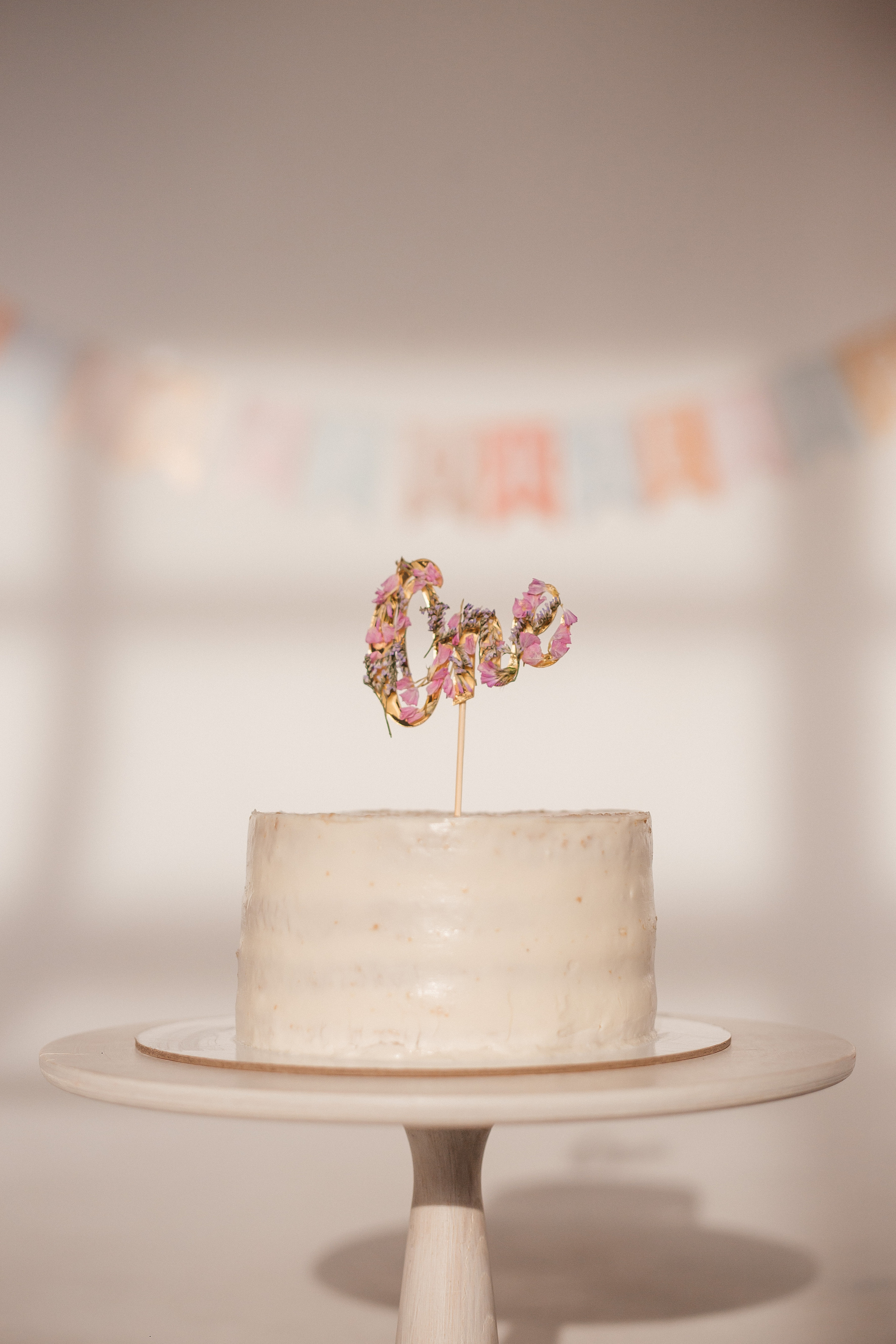 Фотосессия в честь годика Софии в фотостудии Челябинска. Свадебный фотограф Челябинск Зиненко Виктория