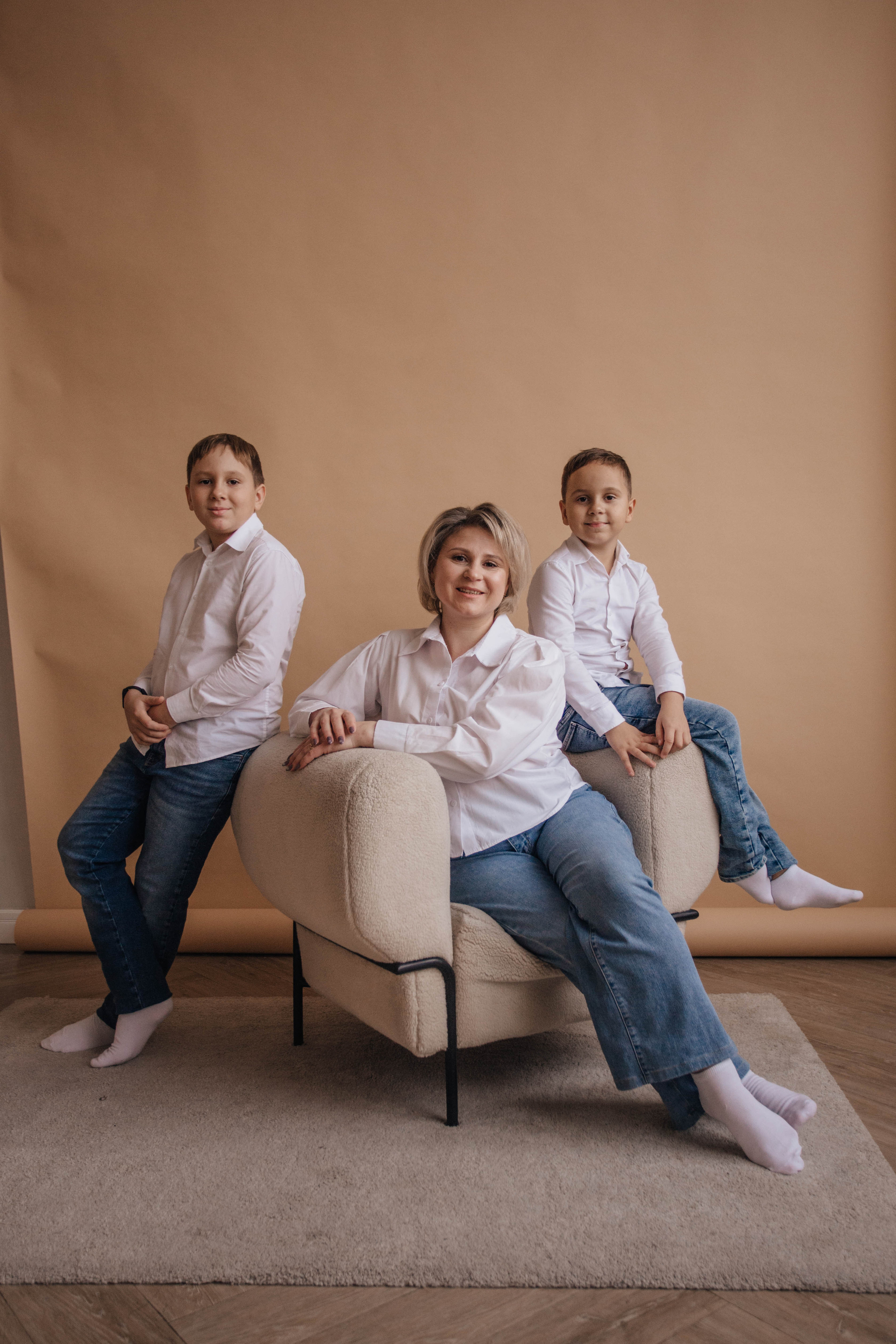 Новогодняя фотосессия семьи в фотостудии Челябинска. Свадебный фотограф Челябинск Зиненко Виктория