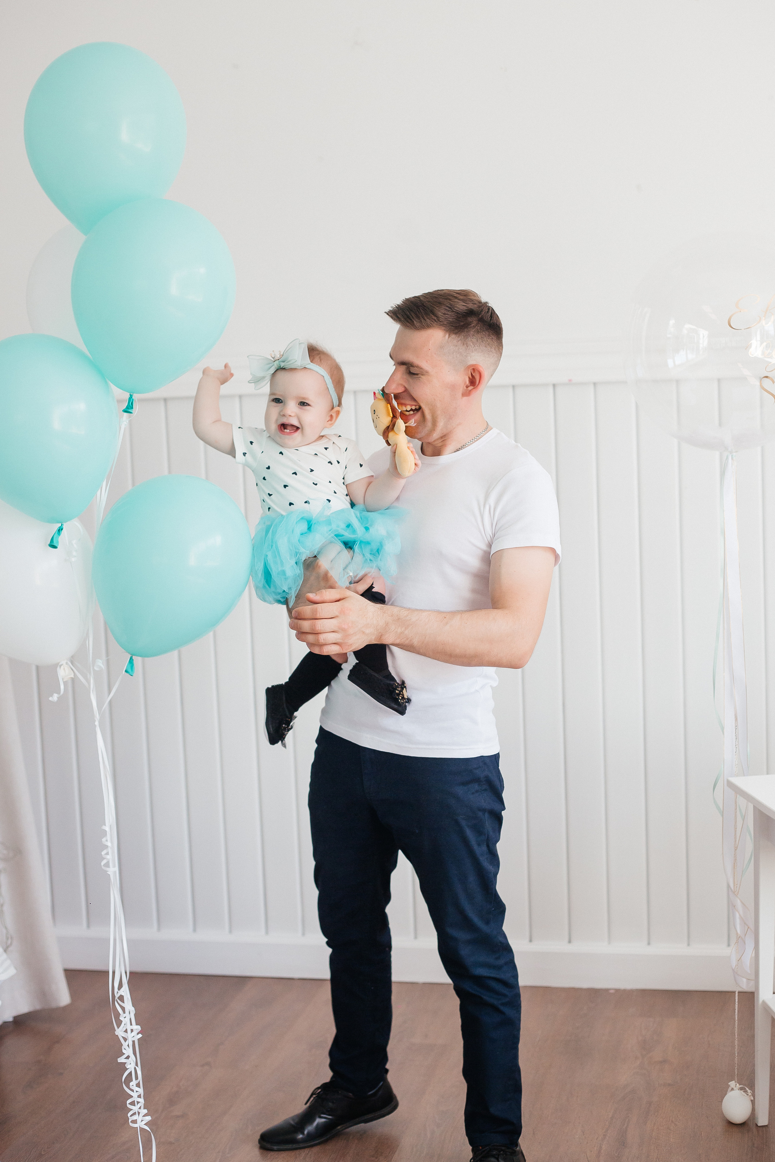 Семейная фотосессия с ребенком в детской фотостудии Челябинска. Свадебный фотограф Челябинск Зиненко Виктория