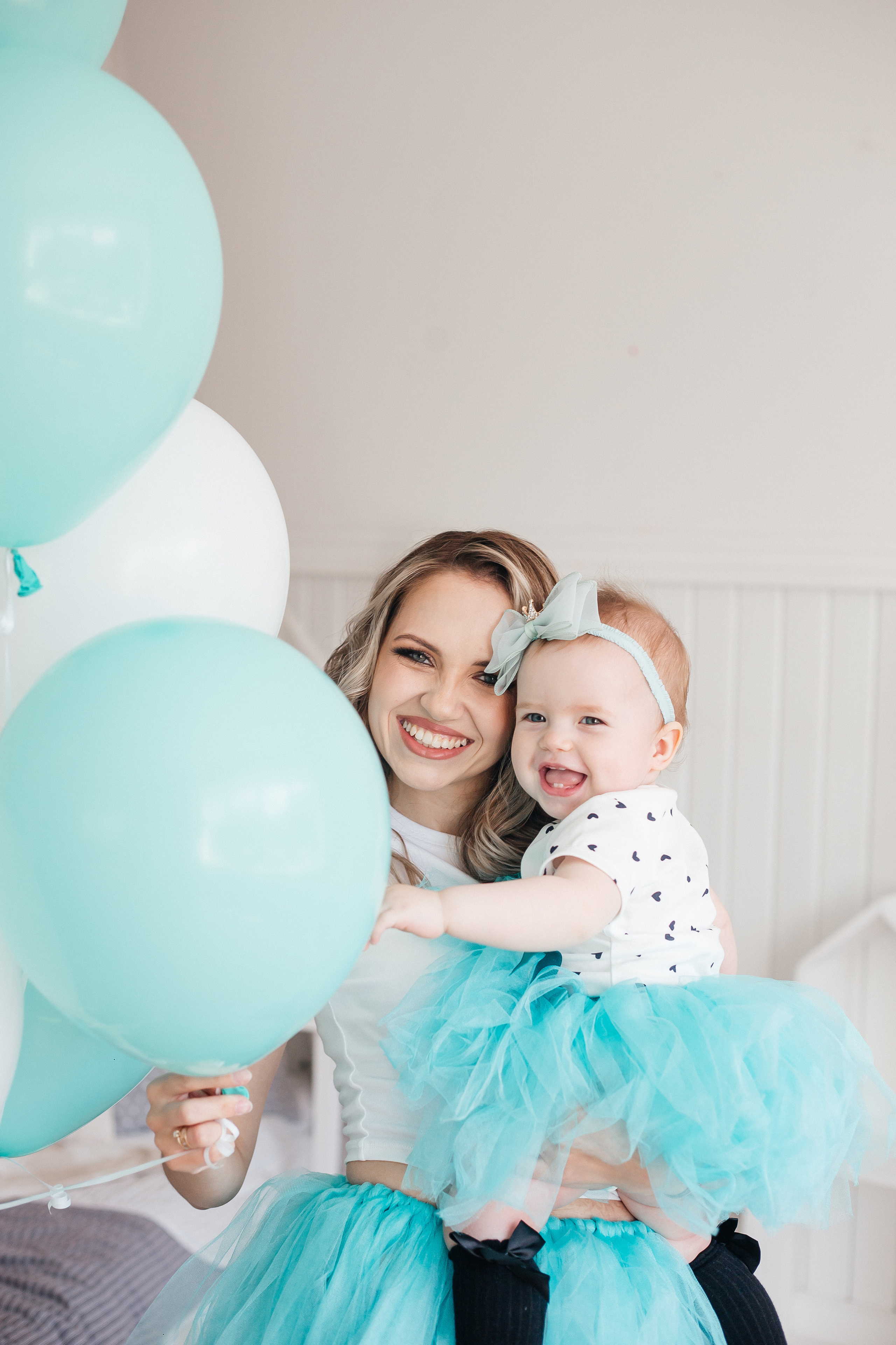 Семейная фотосессия с ребенком в детской фотостудии Челябинска. Свадебный фотограф Челябинск Зиненко Виктория