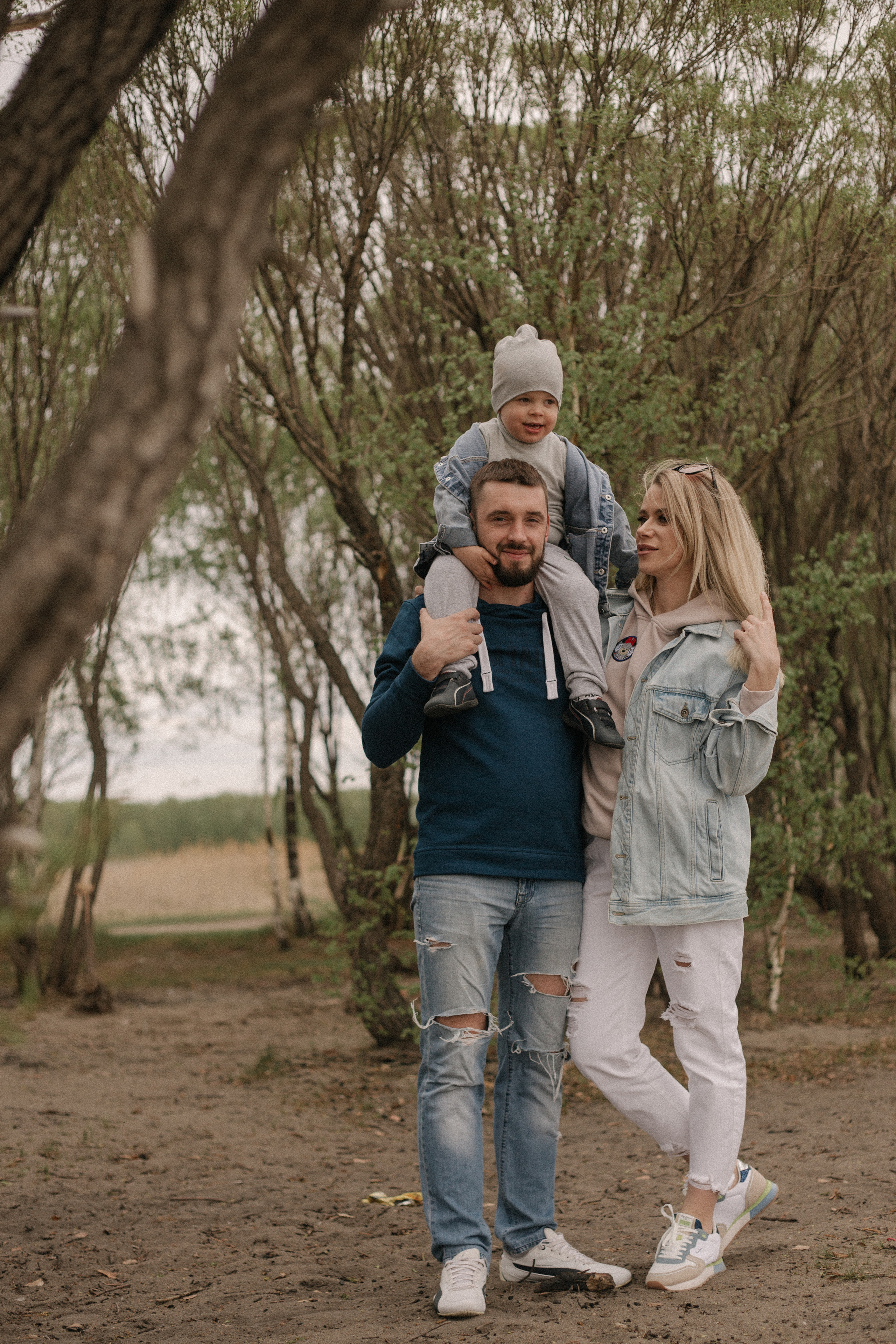 Прогулочная семейная съемка на берегу Смолино. Свадебный фотограф Челябинск Зиненко Виктория