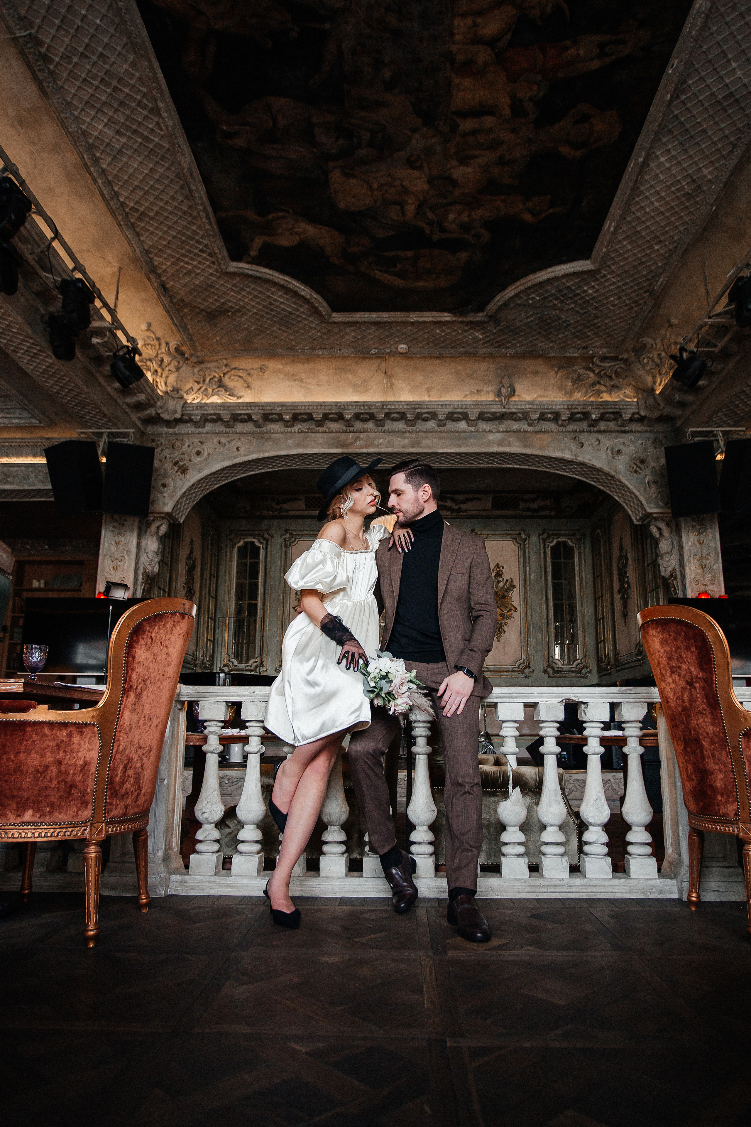 Свадебная фотосессия в ресторане "Фонд Культуры". Свадебный фотограф Челябинск Зиненко Виктория