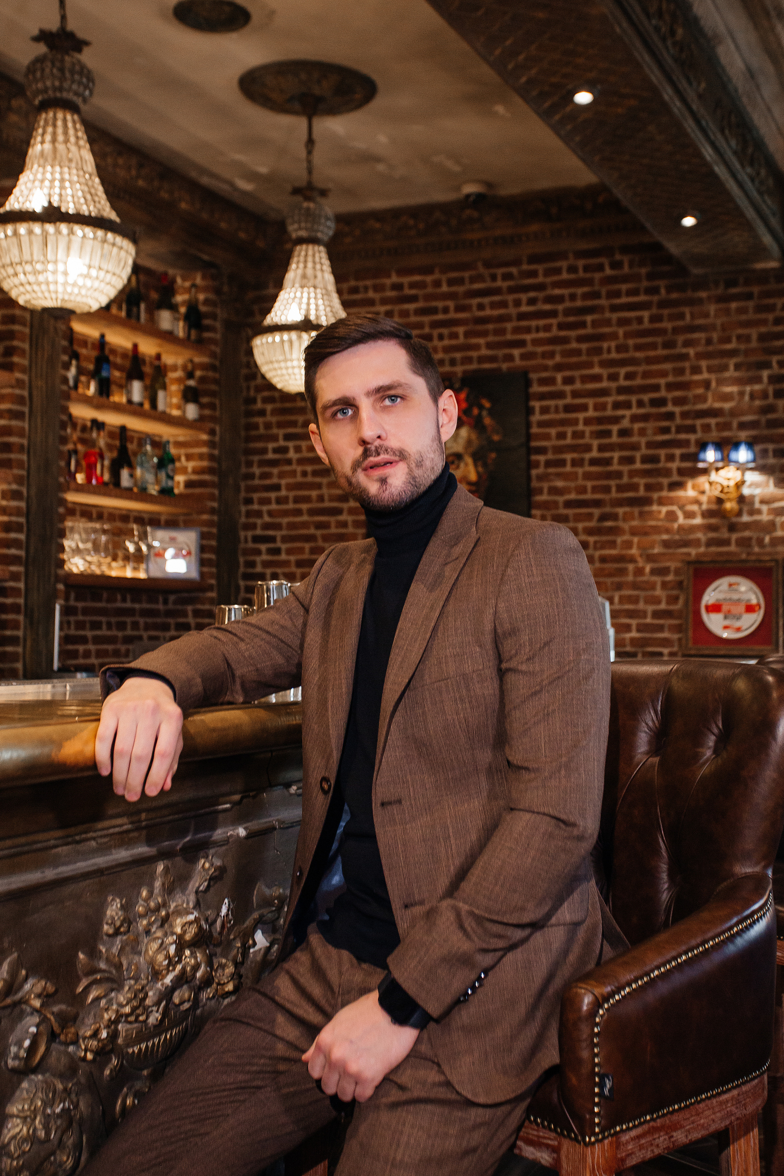 Свадебная фотосессия в ресторане "Фонд Культуры". Свадебный фотограф Челябинск Зиненко Виктория